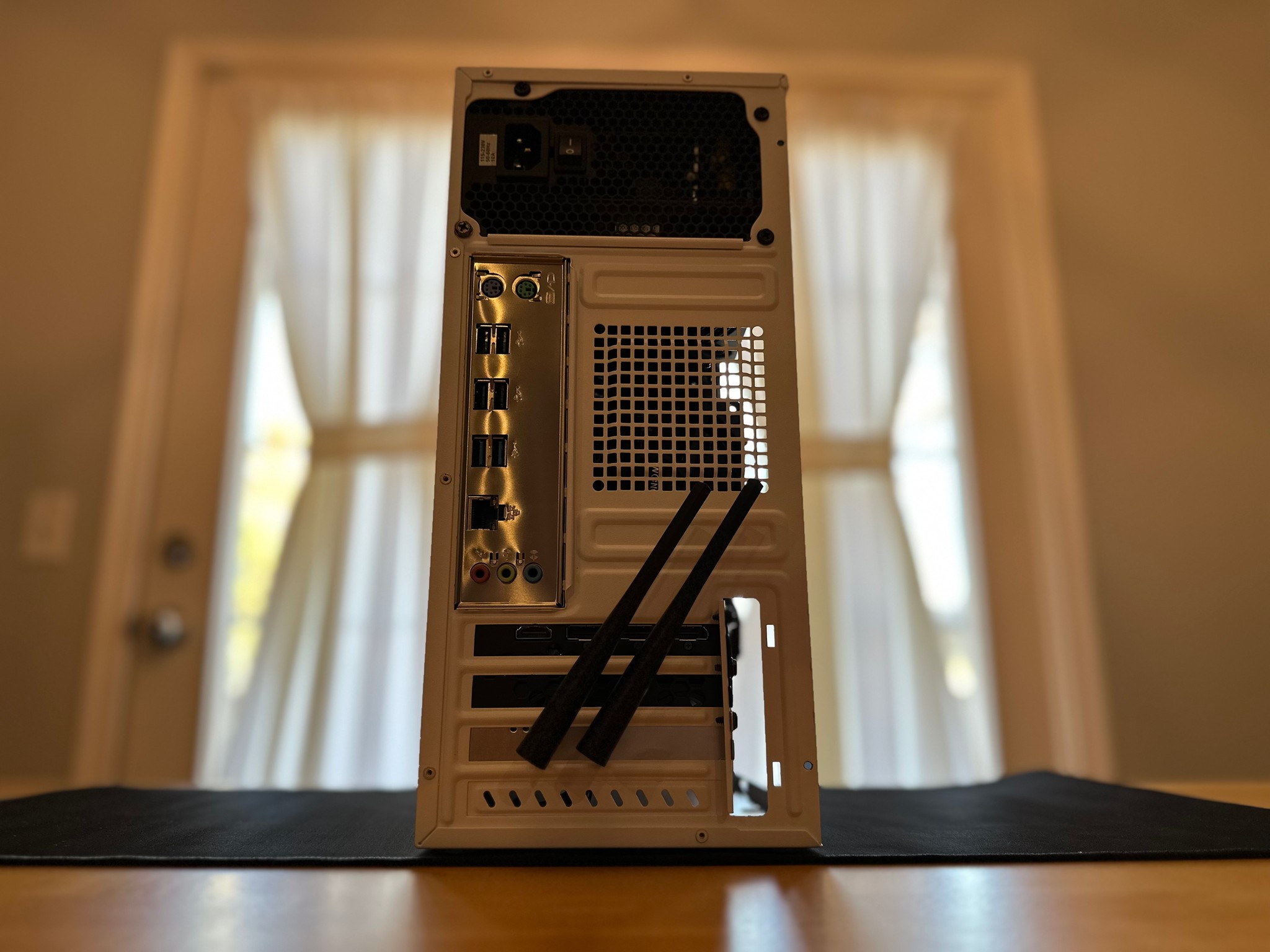 ⚪️🧊|RTX 3050 8gb, 1tb SSD, 16gb Ram, Intel 10 Core Processor, Wifi Equipped Gaming PC!