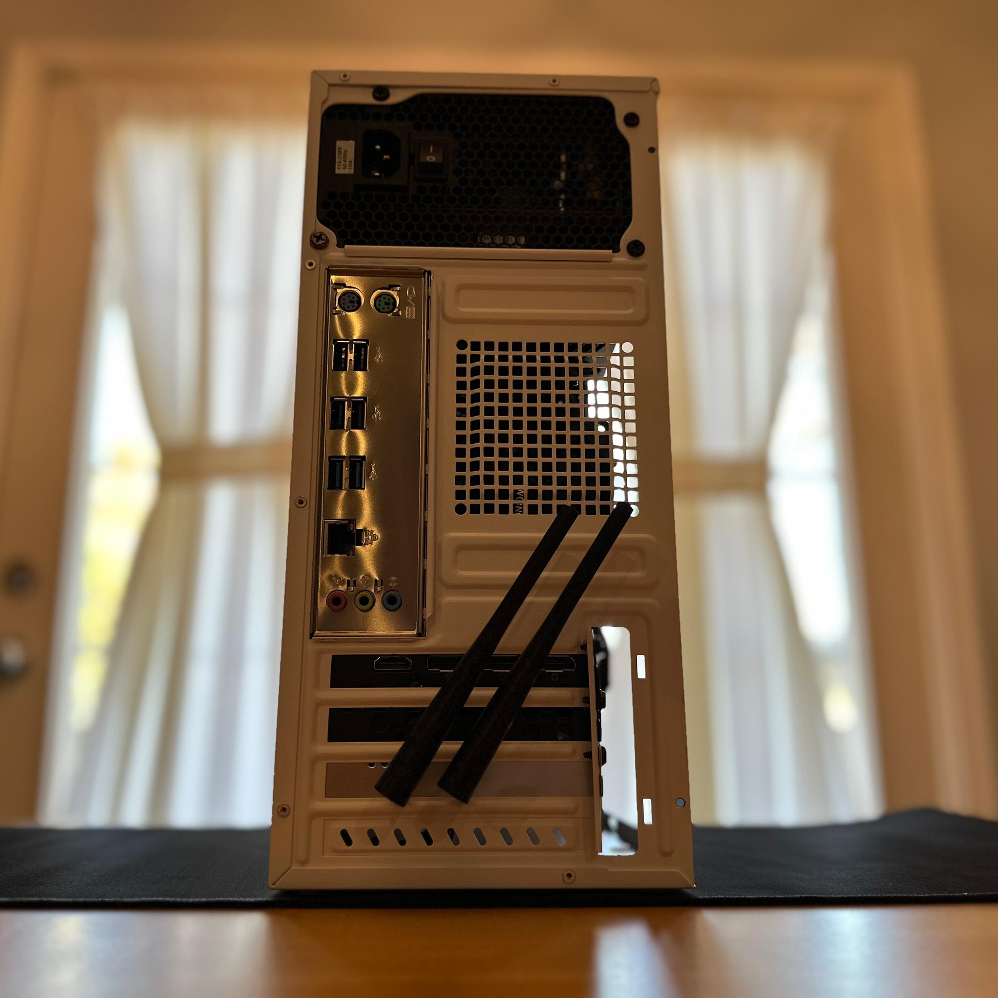 ⚪️🧊|RTX 3050 8gb, 1tb SSD, 16gb Ram, Intel 10 Core Processor, Wifi Equipped Gaming PC!