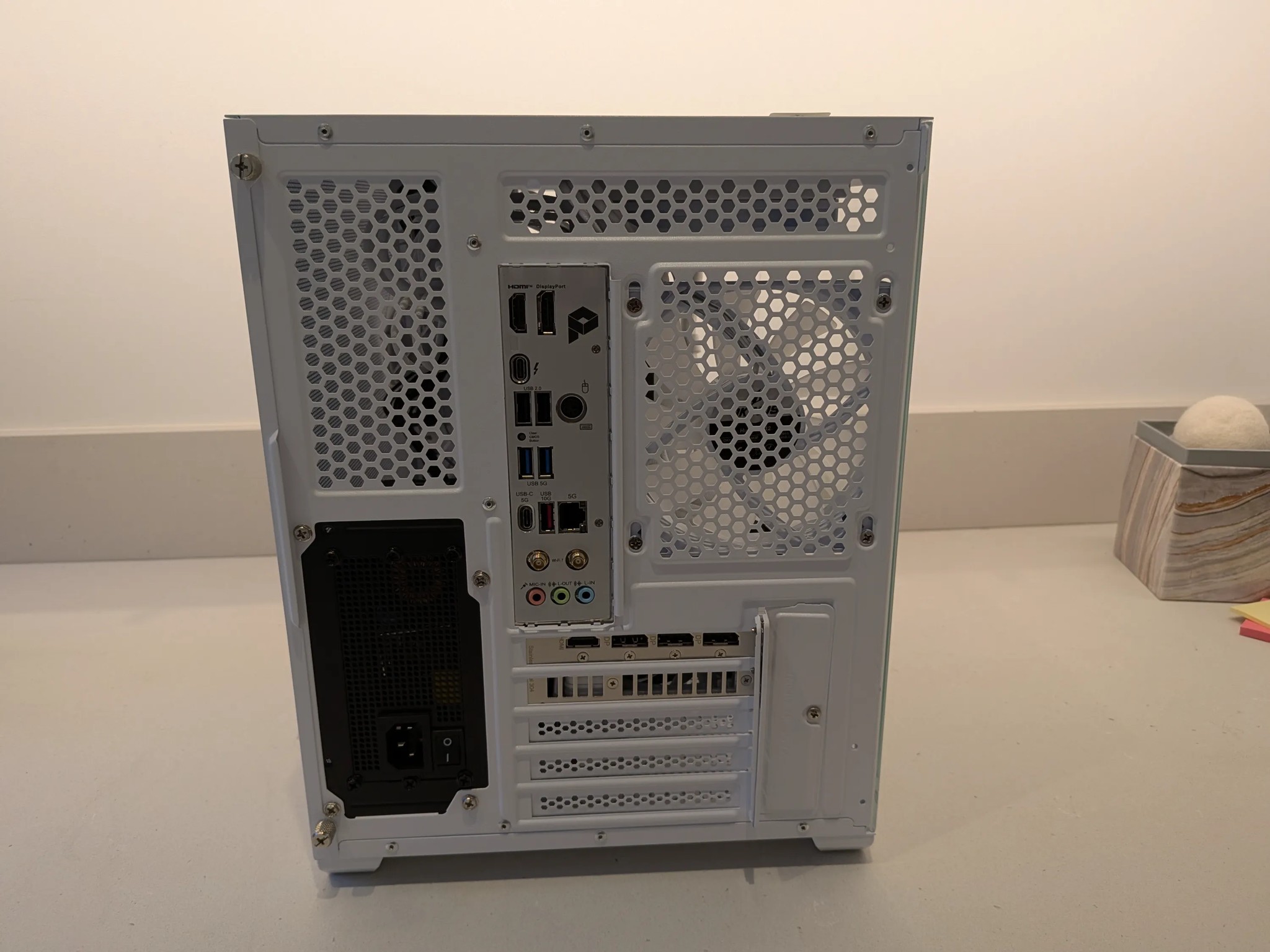 Huntr/x Ice - RTX 5070, Intel Core Ultra 7 265K, 32 GB DDR5, 2 TB Gen 4 NVME, Liquid Cooled, RGB