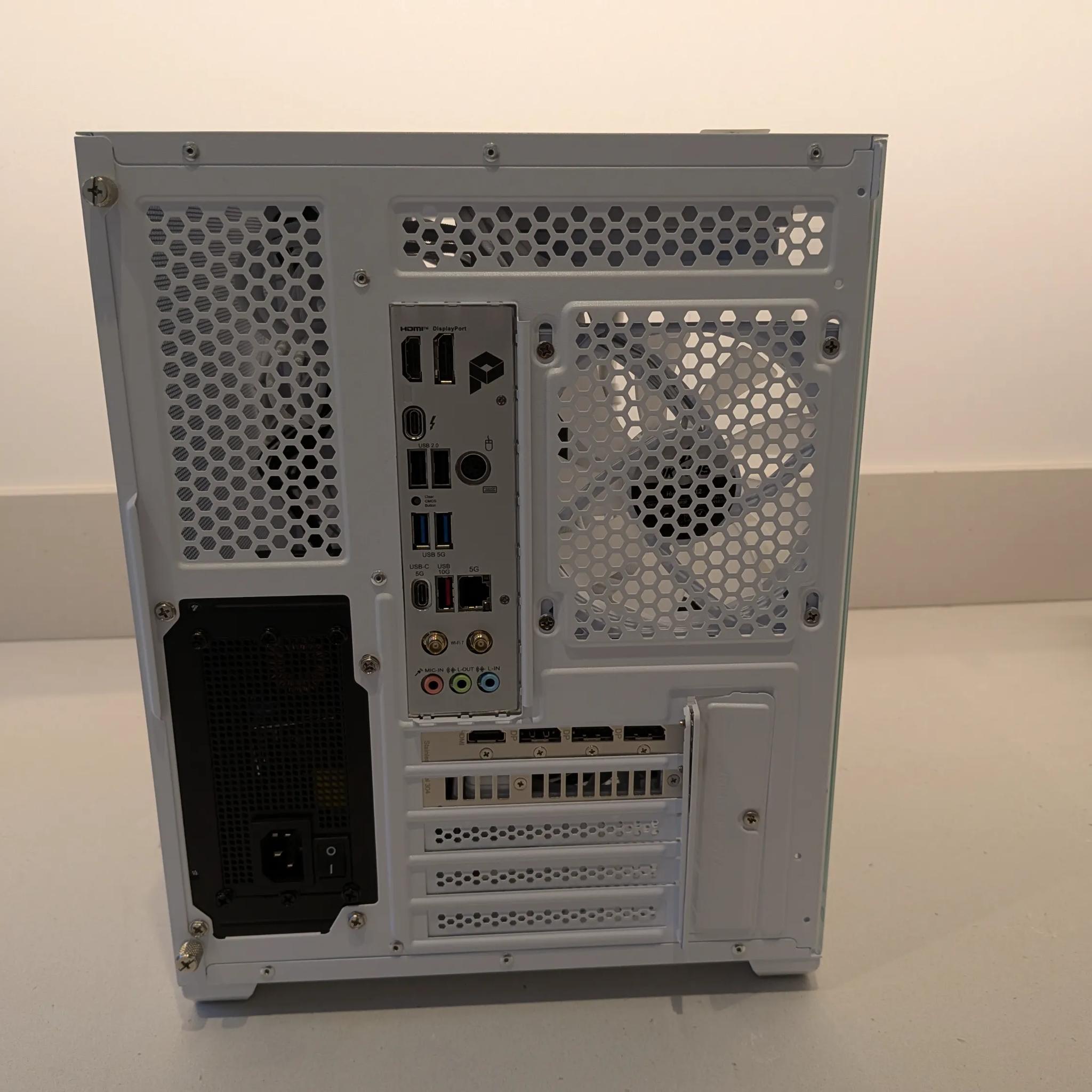 Huntr/x Ice - RTX 5070, Intel Core Ultra 7 265K, 32 GB DDR5, 2 TB Gen 4 NVME, Liquid Cooled, RGB