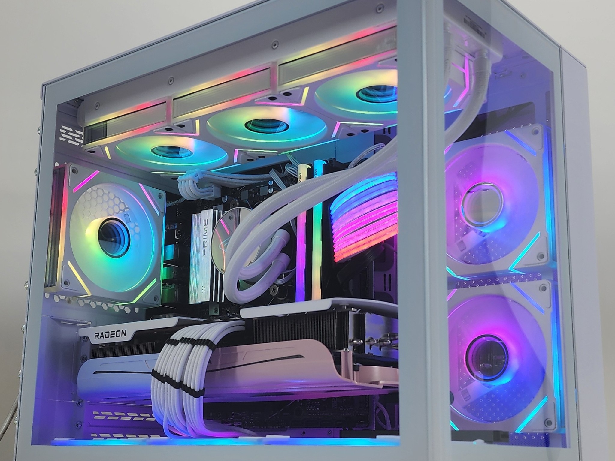 Gaming PC Ryzen 7 7800X3D 32GB RAM 2TB SSD RX 9070 XT 16GB Windows 11 Computer