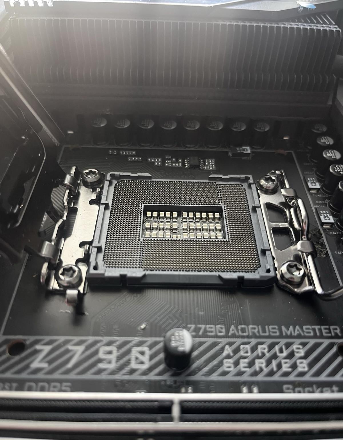GIGABYTE Z790 AORUS MASTER X LGA 1700 | EATX Intel DDR5 Motherboard
