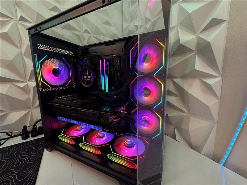 Pure Aesthetic Gaming PC | i9-12900K | RTX 3090 Ti 24GB | 32GB RAM | 1TB SSD