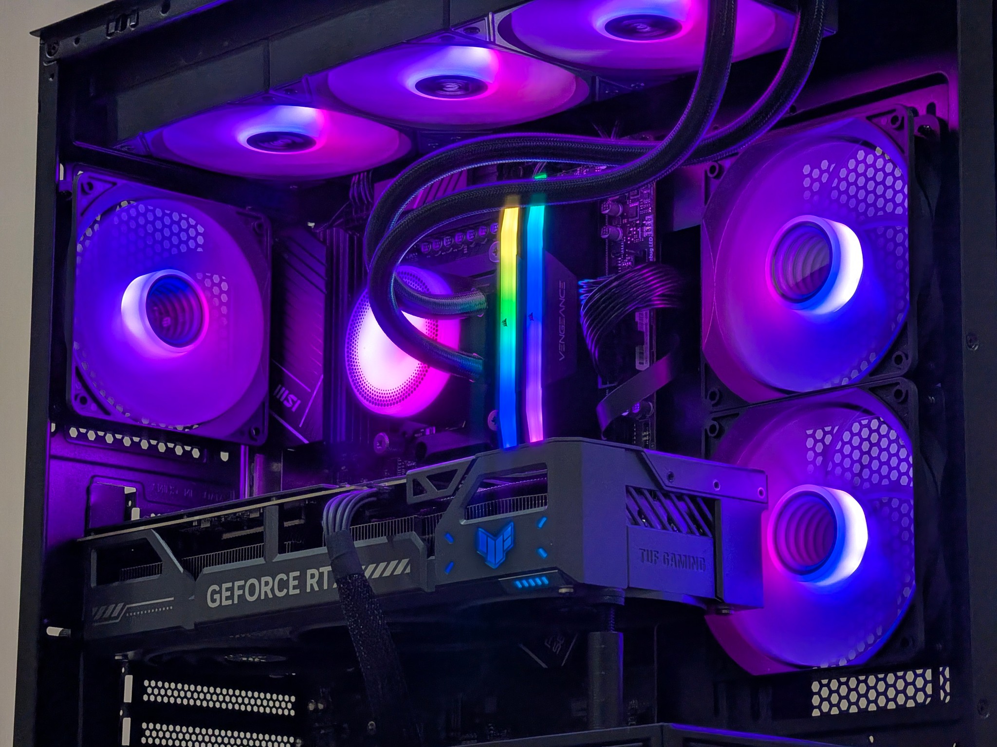 🌈🖤Ryzen 7 7700x | RTX 5070 | 32GB DDR5 | 2TB SSD | Gaming PC🖤🌈