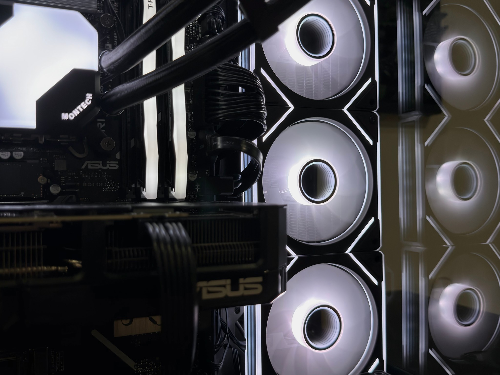 🔥 High-End Gaming PC – RTX 5070 | Core Ultra 7 270K Plus | 32GB DDR5 | 1 TB NVMe🔥