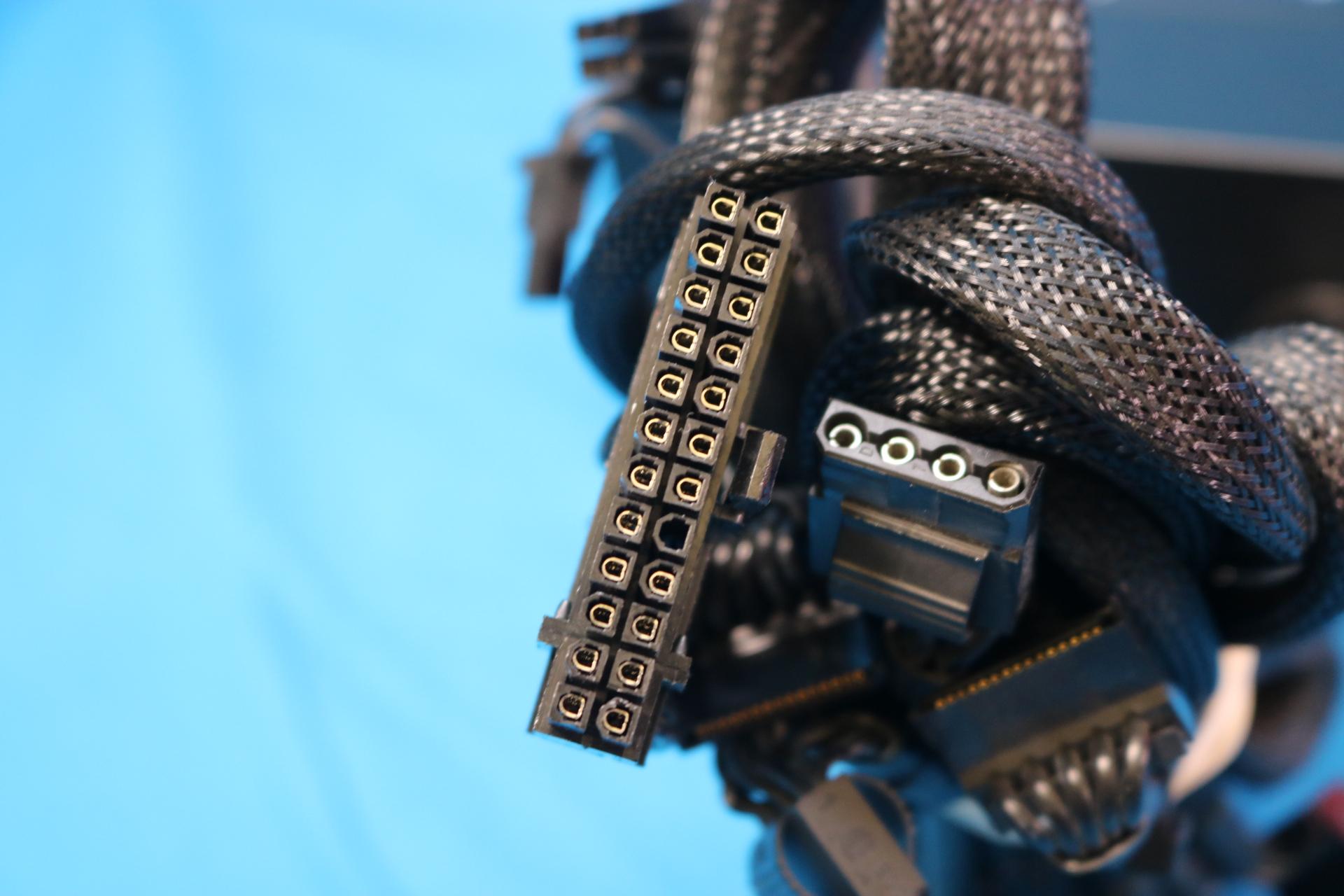 Corsair CX550 550W 80+ Bronze ATX Desktop PSU - 4212186659