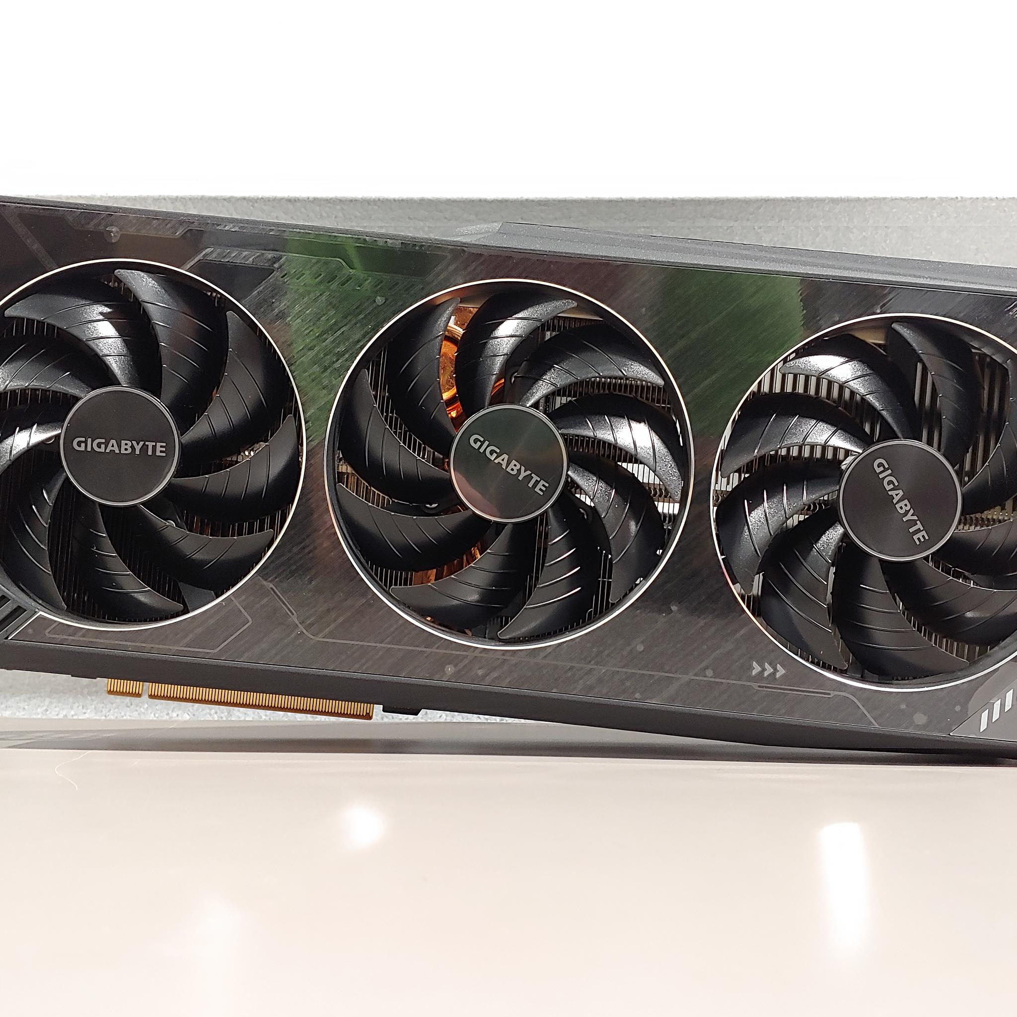 GIGABYTE GeForce RTX 3090 Ti Gaming OC 24GB GDDR6X – Like New – Box & Accessories