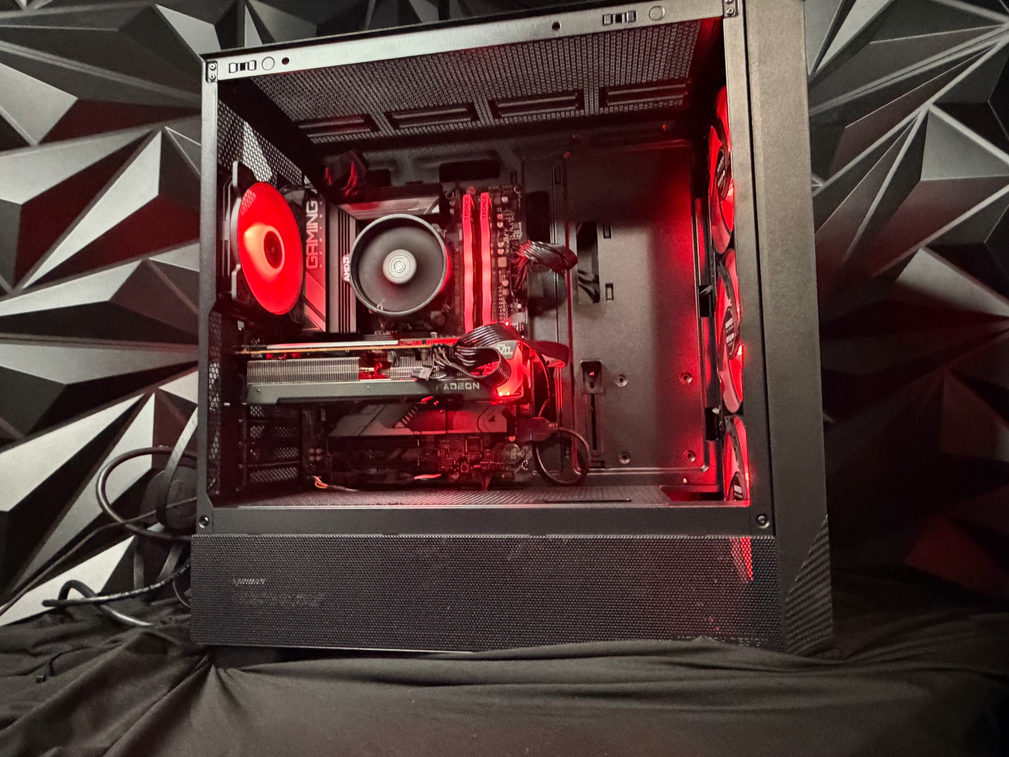 🖤⚡ G CARBON 8566 ⚡🖤| Ryzen 5 8500G| RX 6600XT | 1.5 TB NVMe| 16 GB DDR5| 650W PSU