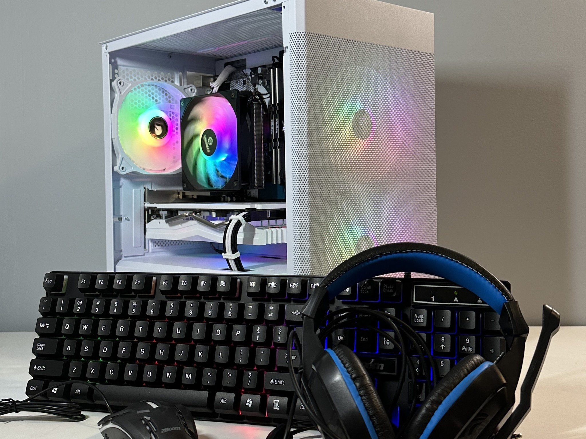 Ryzen 5 2600X/AMD RX 580 8GB Custom RGB White Gaming PC Bundle W/Keyboard/Mouse/Headset & Mic