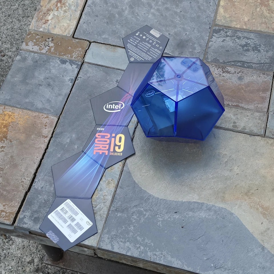 Intel Core I9-9900K with Dodecahedron Box Coffee Lake 8-Core 16