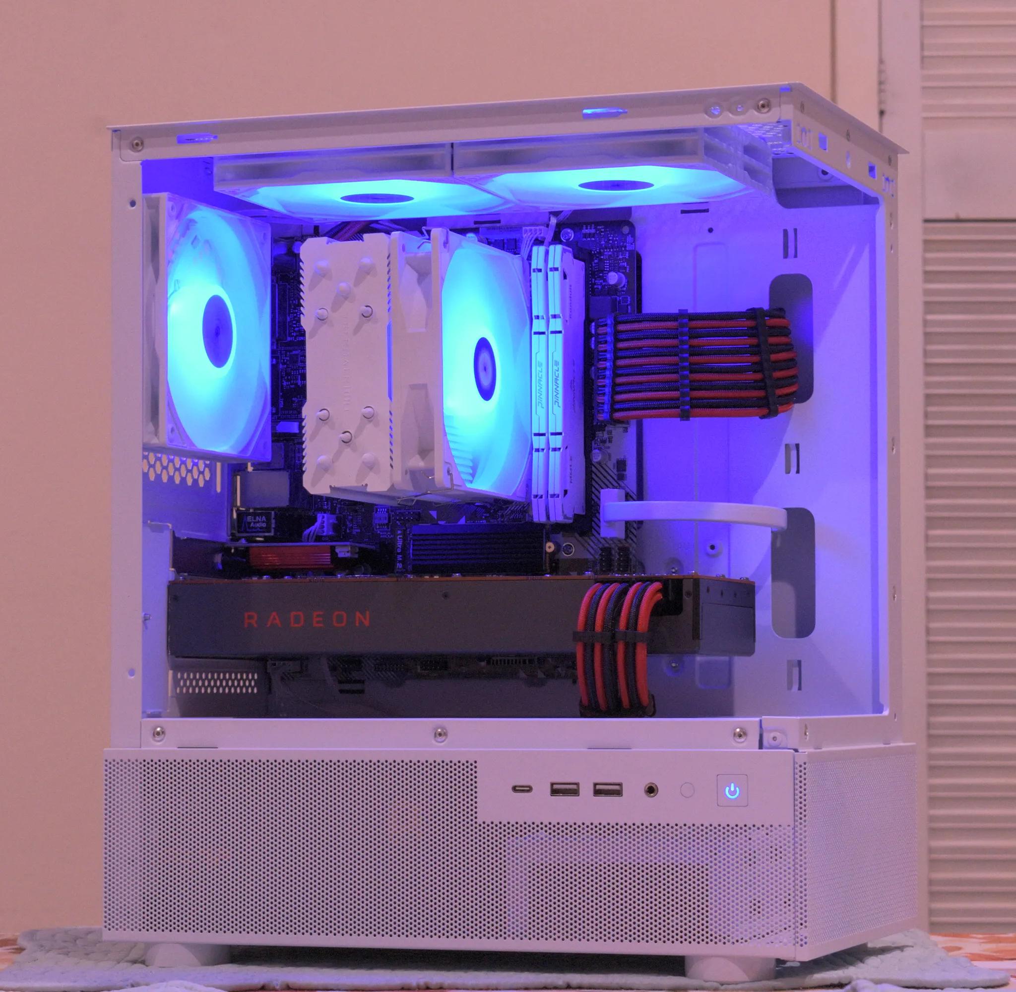 Gaming PC | Ryzen 5 3600 | AMD RX 5700 8GB | 16GB DDR4 | 1TB nVME SSD | 1080p White Gaming PC RGB