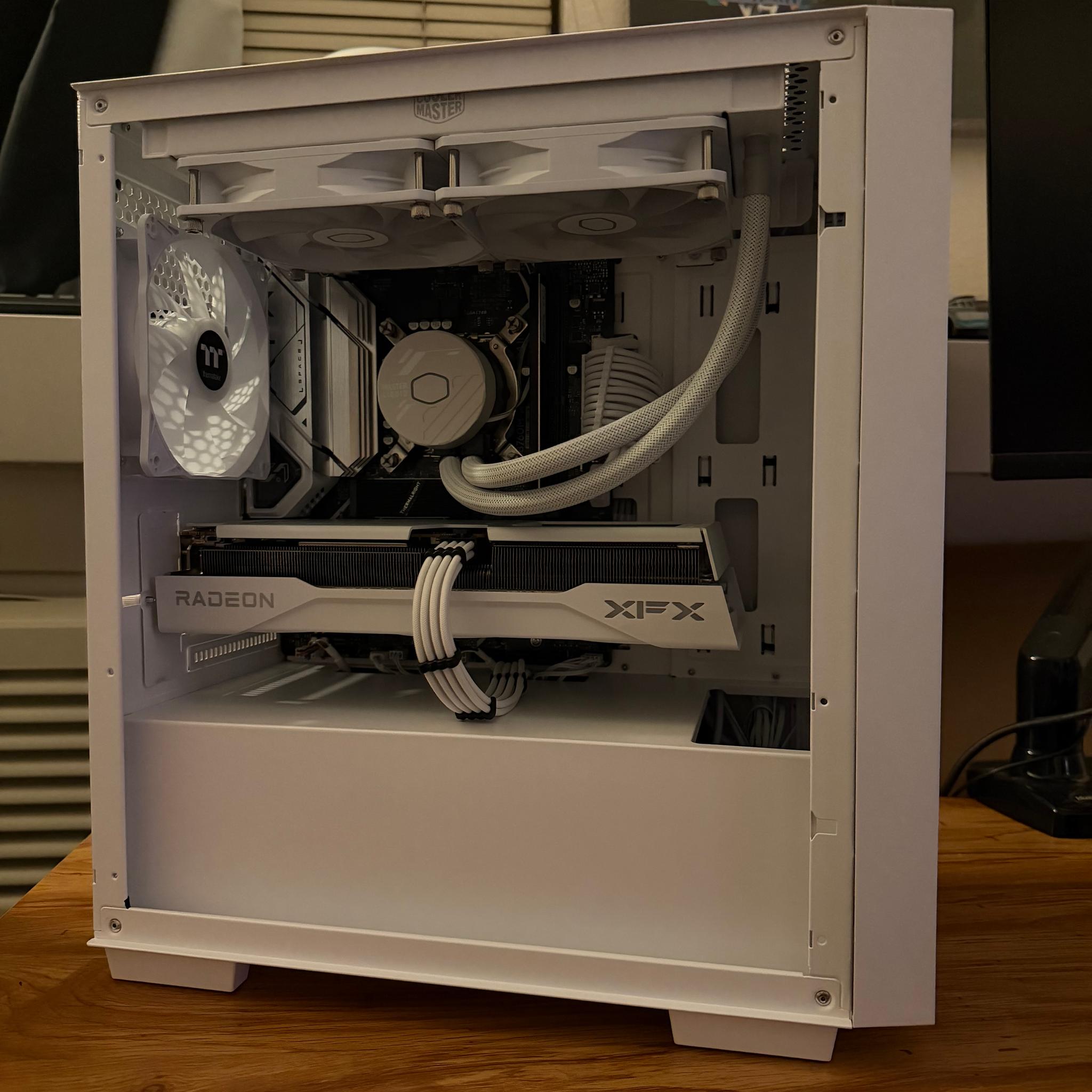❄️🧊 White Out 🧊❄️ Intel Gaming PC! i5-13600K | 9060XT 16GB | 1TB SSD | 16GB DDR4 | Free Shipping!