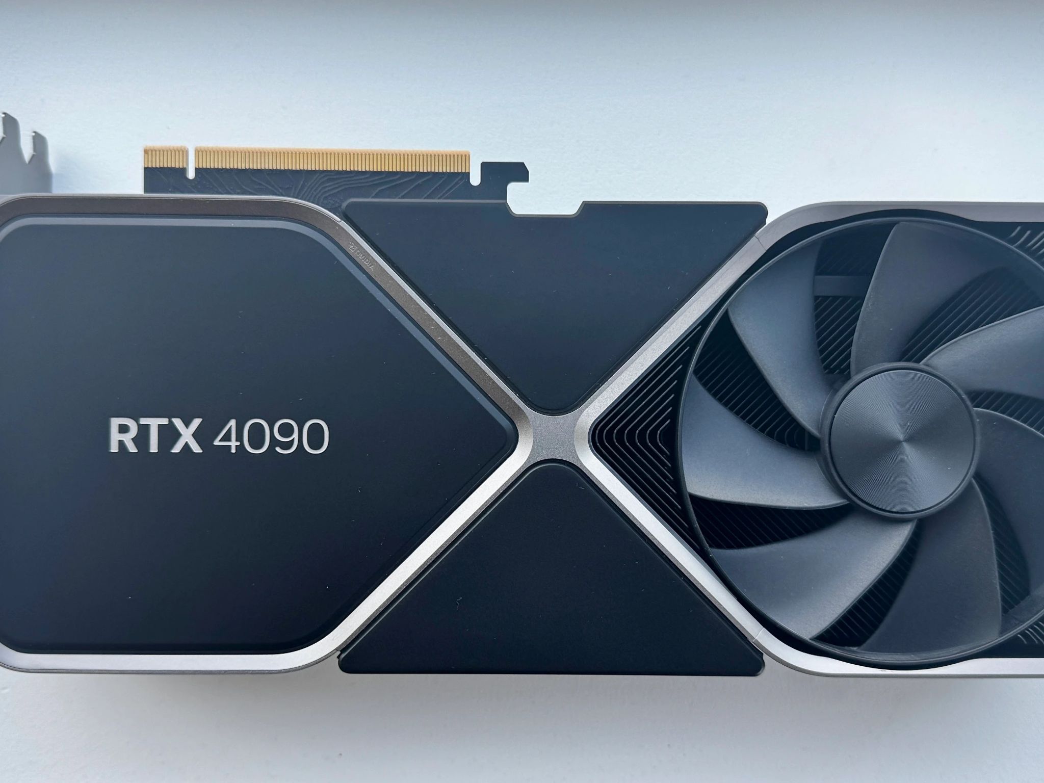 NVIDIA GeForce RTX 4090 Founders Edition | Box, 12VHPWR Adapter & Gift Receipt