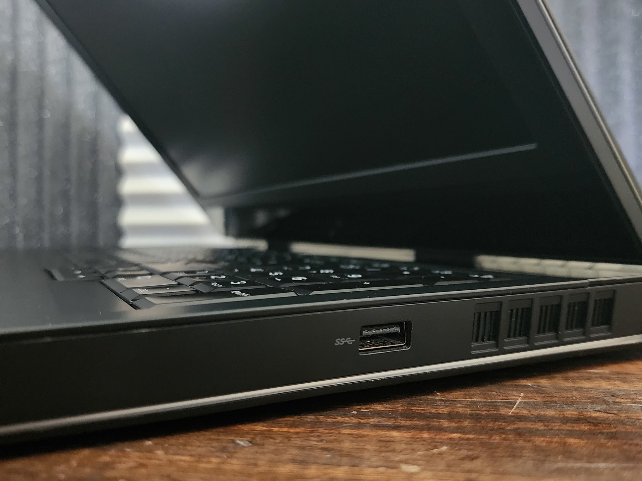 👽 GeForce GTX 1070 8GB // Intel Core i7 8750H // SK Hynix 16GB 2400MHz : Alienware 17 R5