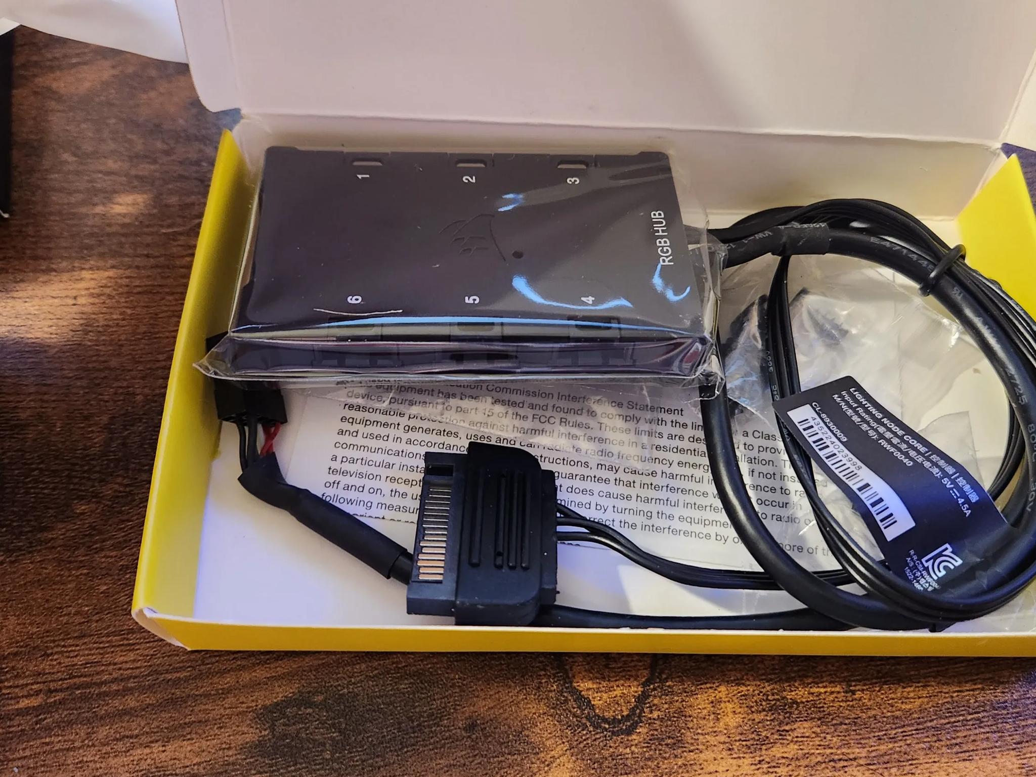 Corsair AF120 RGB Elite Fans 3 pack with Lightning Node Core
