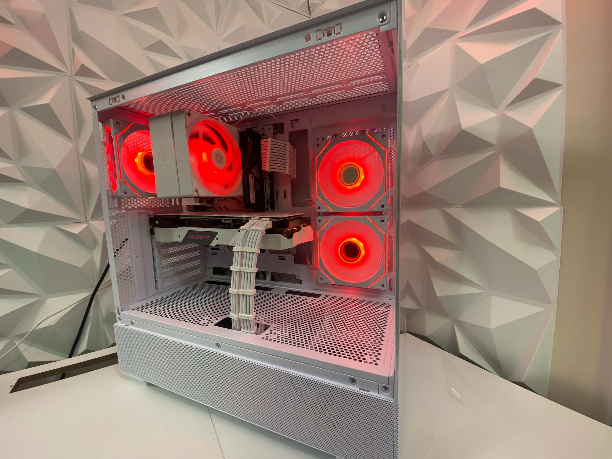 🎅🎅 White Elite Build – Ryzen 7 2700X + RTX 2070 Super 8GB | 1080p/1440p High FPS Ready