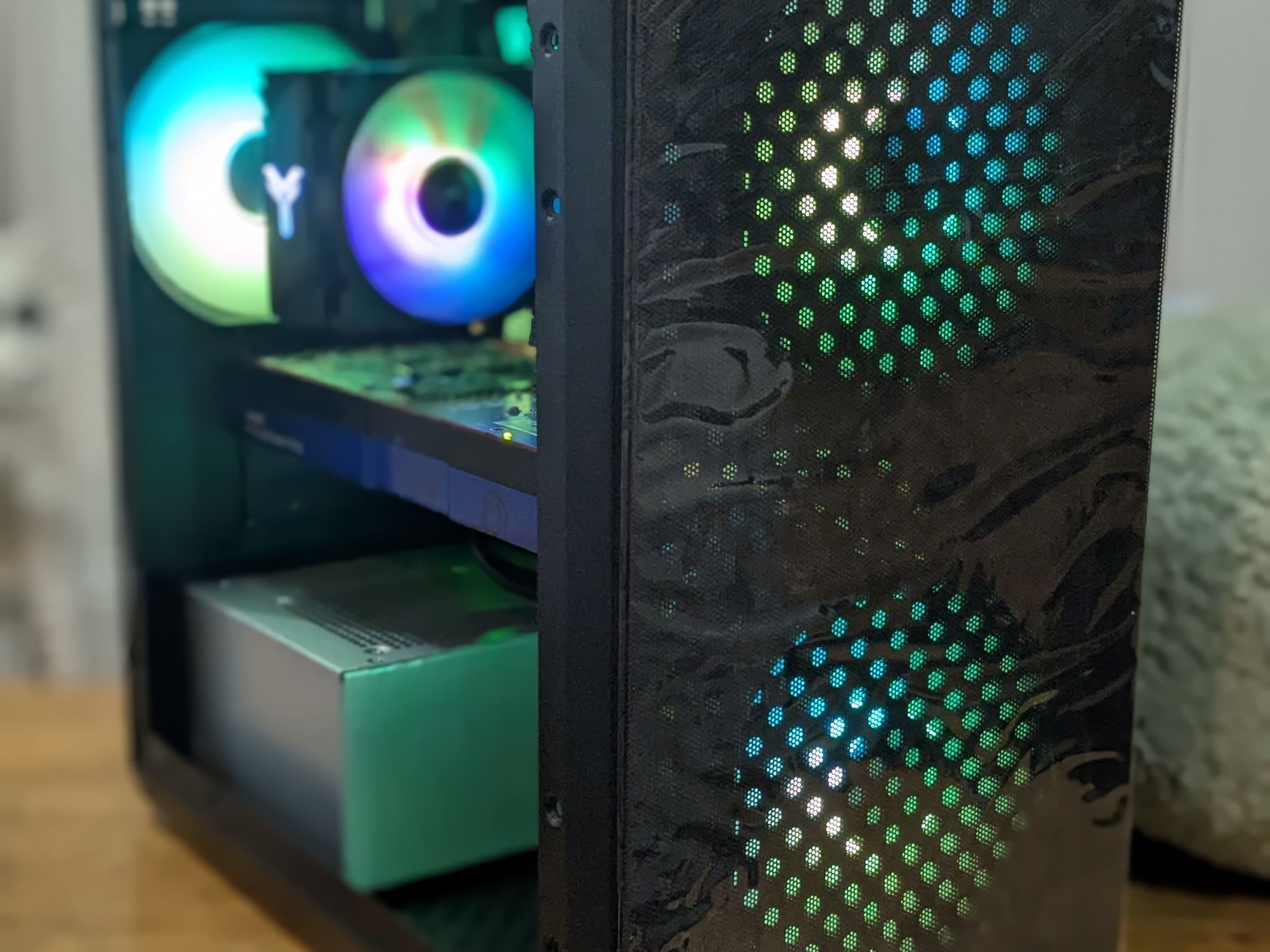 Workstation Gamer | 8 Core Xeon (same as i7), 32GB RAM, 8GB AMD W5700, 480GB SSD, Win11