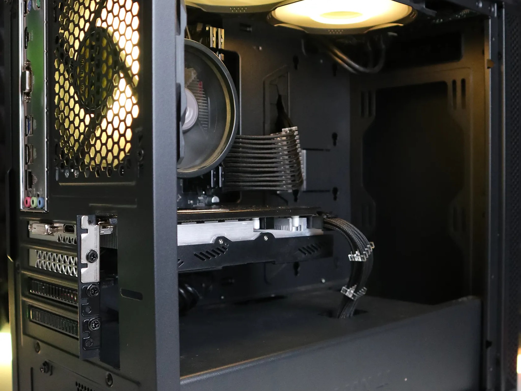 Bolt | Ryzen 3 1200/RX 560XT 8GB Gaming PC