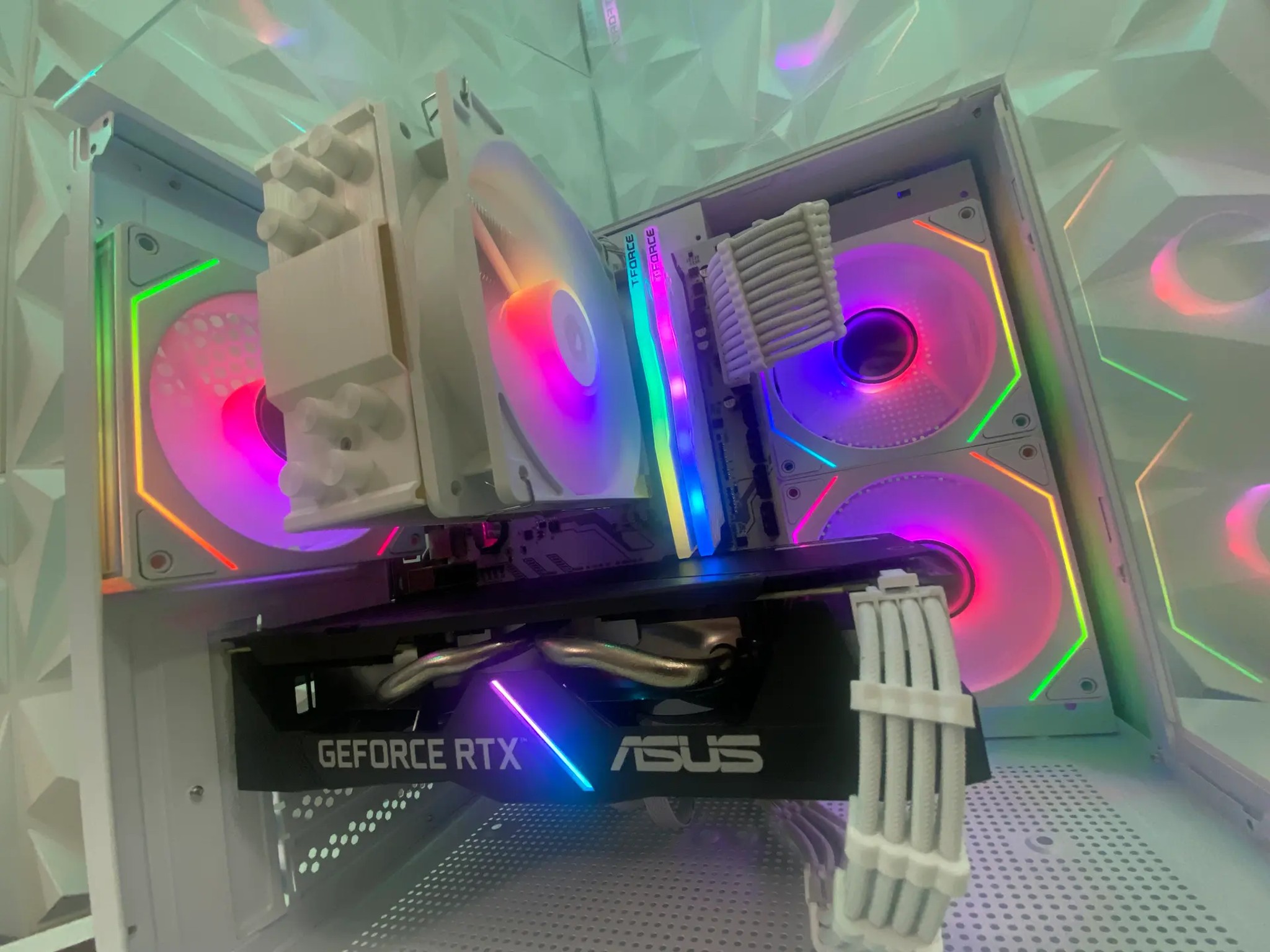 🎅🎅 White Elite Build – Ryzen 5 3600 + RTX 2060 | 1080p/1440p High FPS Ready