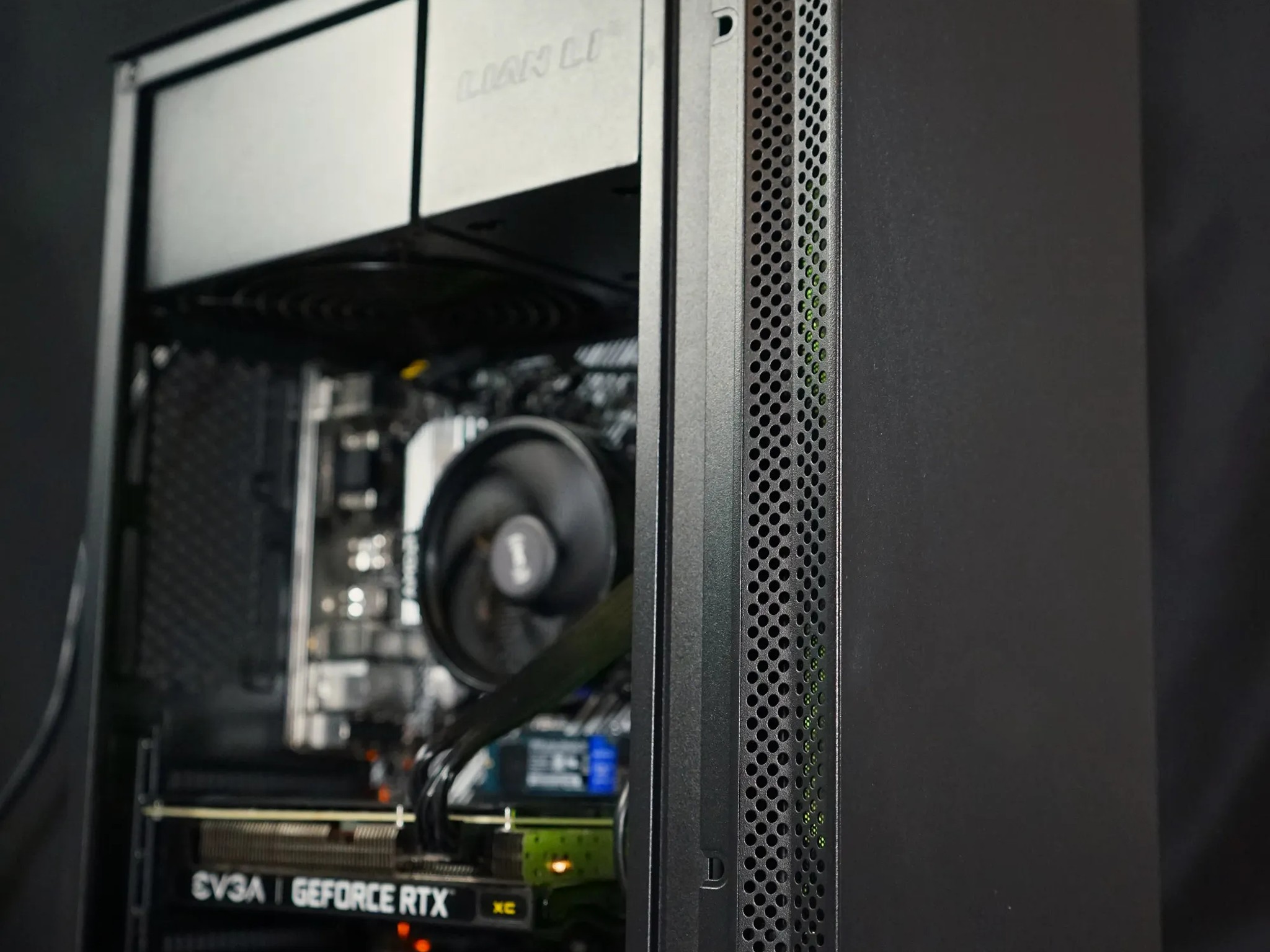 Mid Tier Gaming PC/Desktop!