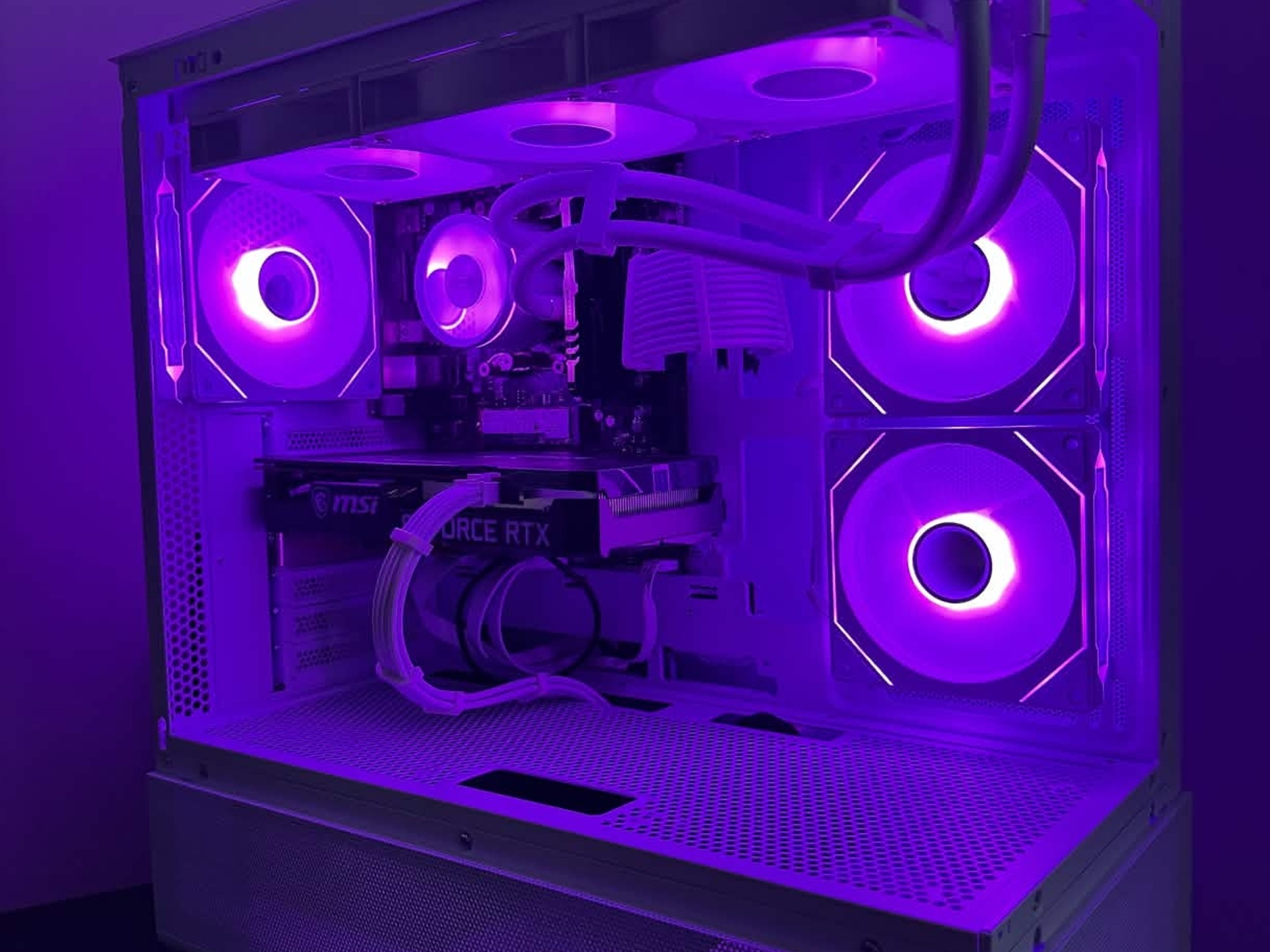 ❄️ White Aesthetic Gaming PC – RTX 3060 Ti | Ryzen 5 3600 | 16GB RAM | 1TB SSD