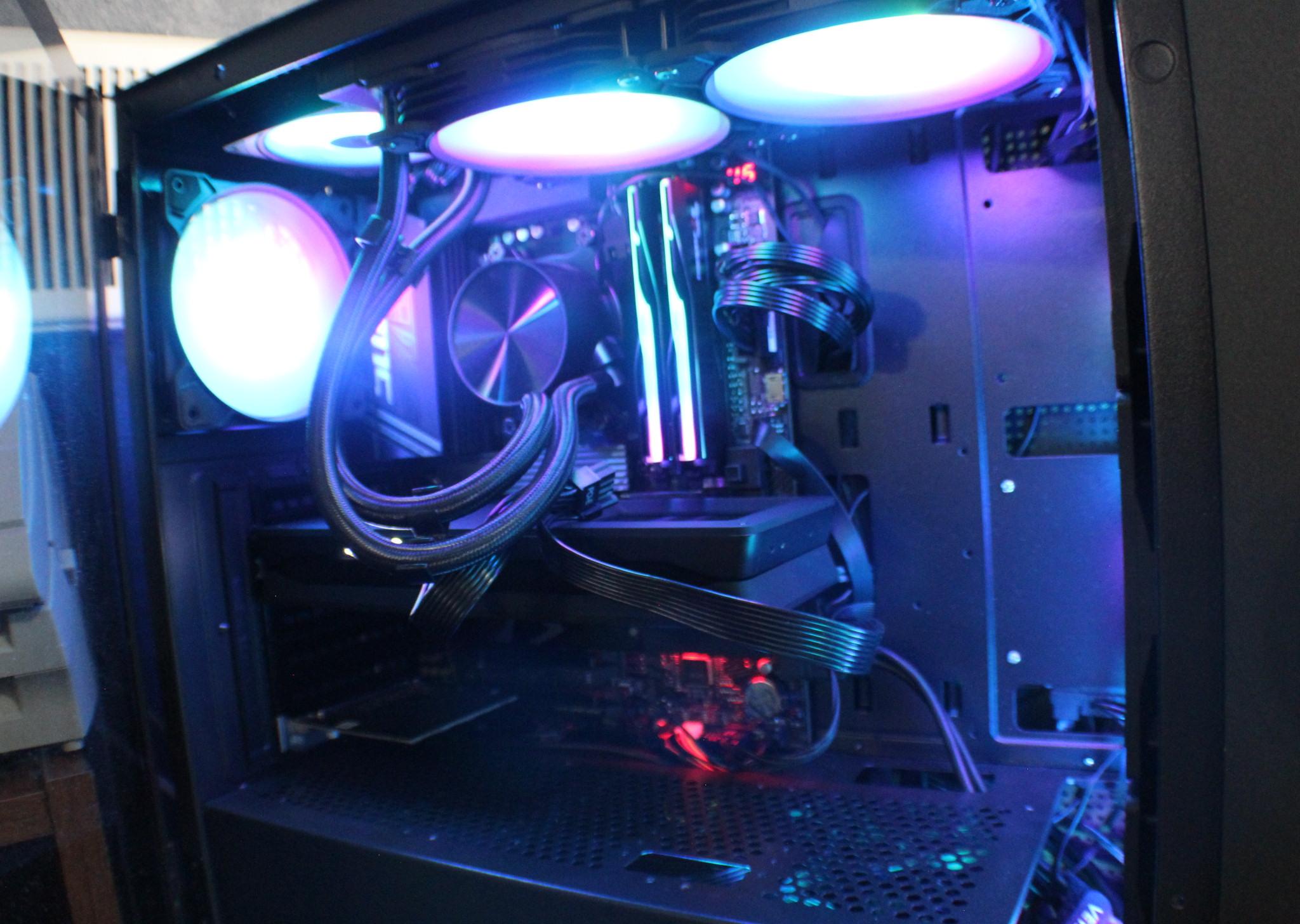 RYZEN 9 7950X3D / GIGABYTE X870 AUROS ELITE WIFI7 / INTEL ARC B580OS EL