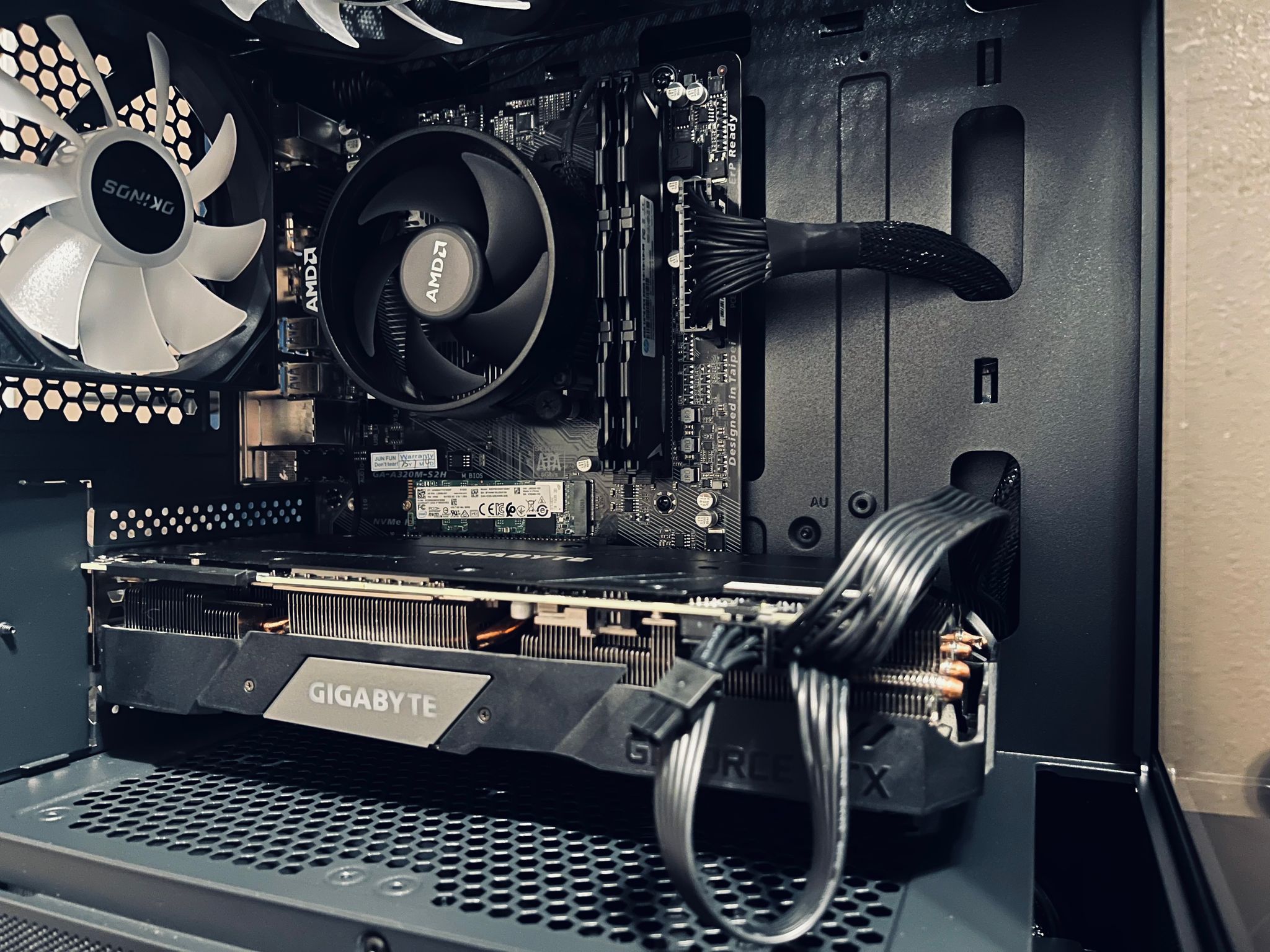 ESports Gaming PC |RTX 2070 Super // Ryzen 5 2600 // 16GB DDR4|