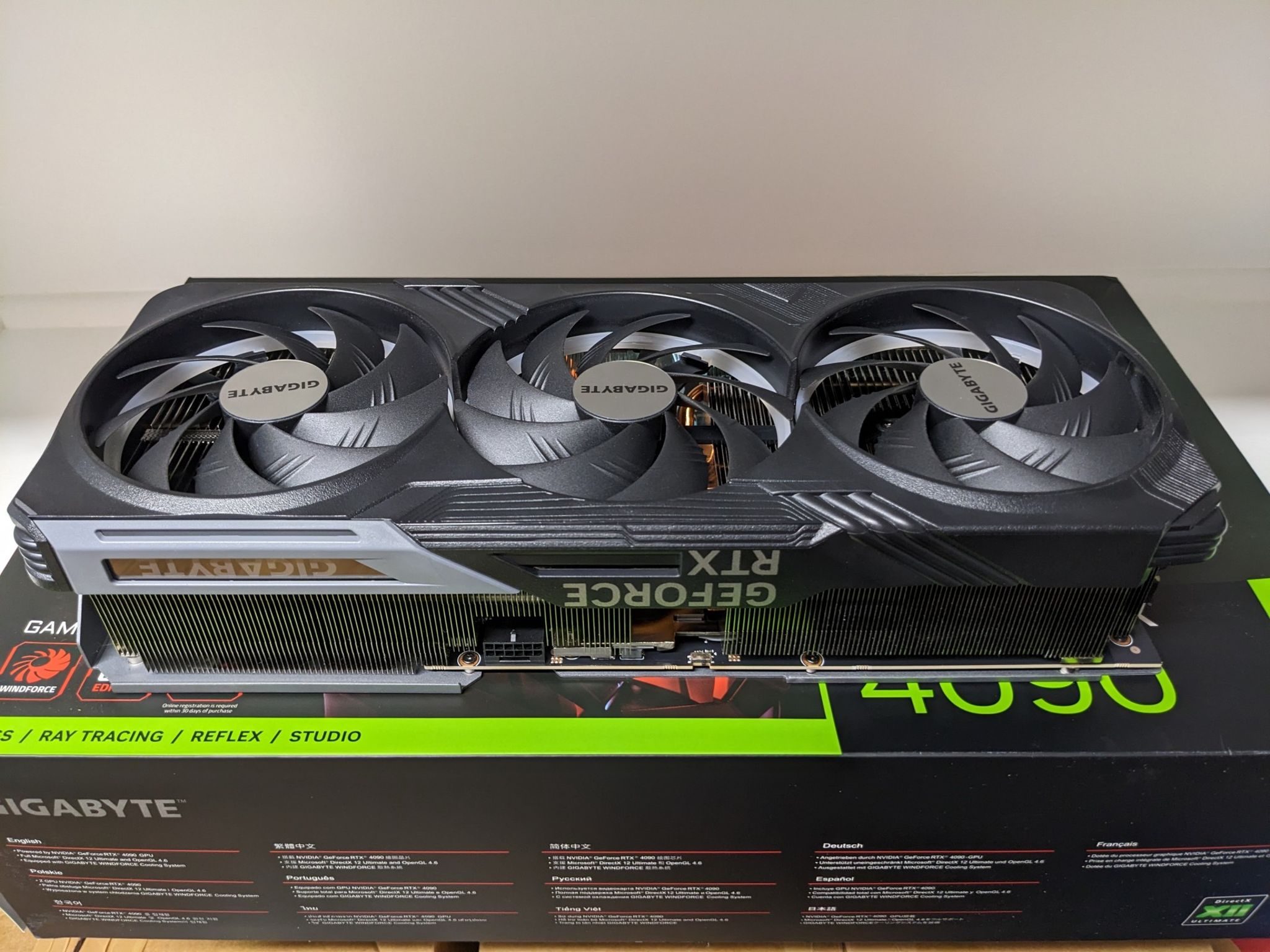 GIGABYTE GeForce RTX 4090 24GB GDDR6X PCI Express 4.0 x16 ATX Video Card GV-N4090GAMING OC-24GD