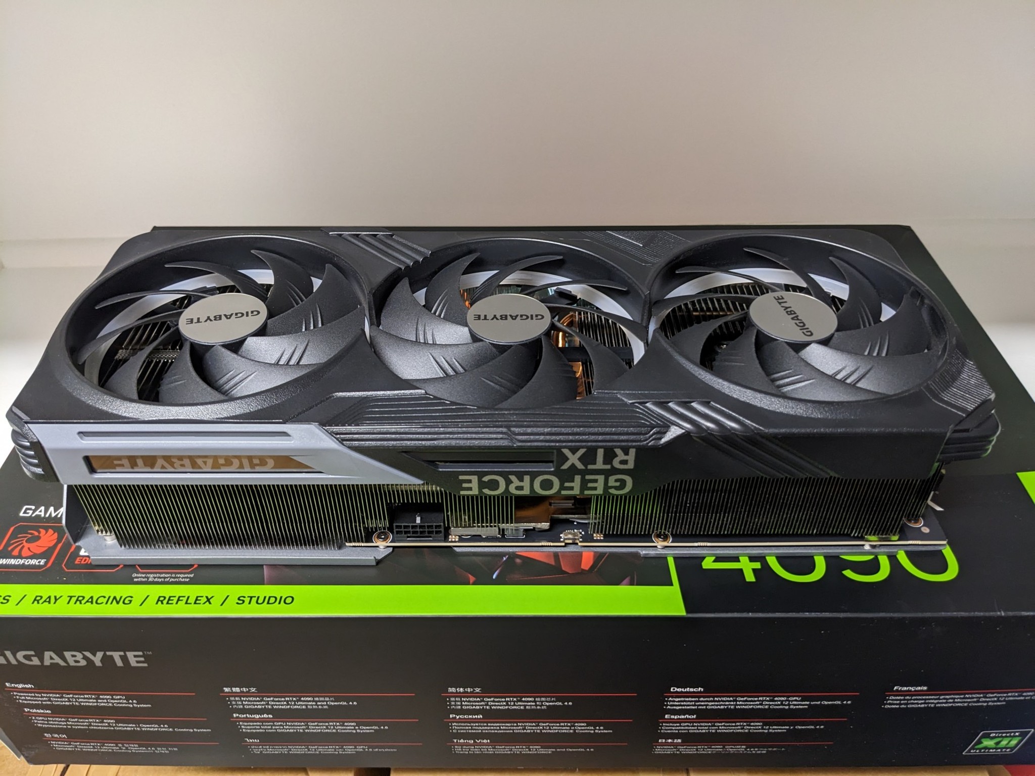 GIGABYTE GeForce RTX 4090 24GB GDDR6X PCI Express 4.0 x16 ATX Video Card GV-N4090GAMING OC-24GD