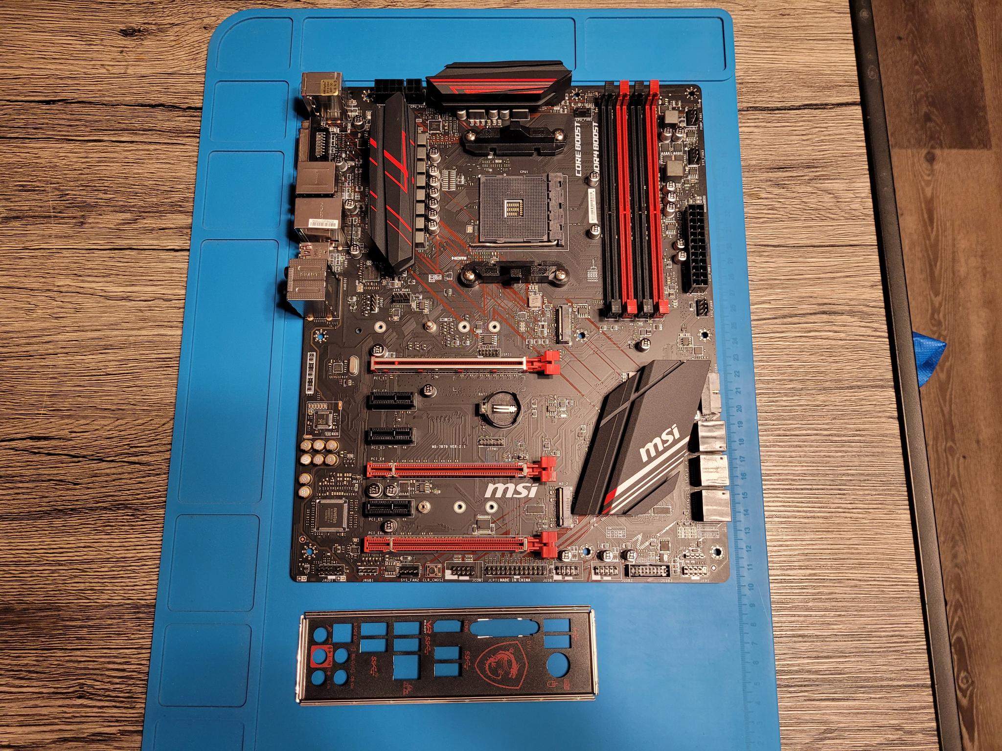 MSI X470 GAMING PLUS - Image 1