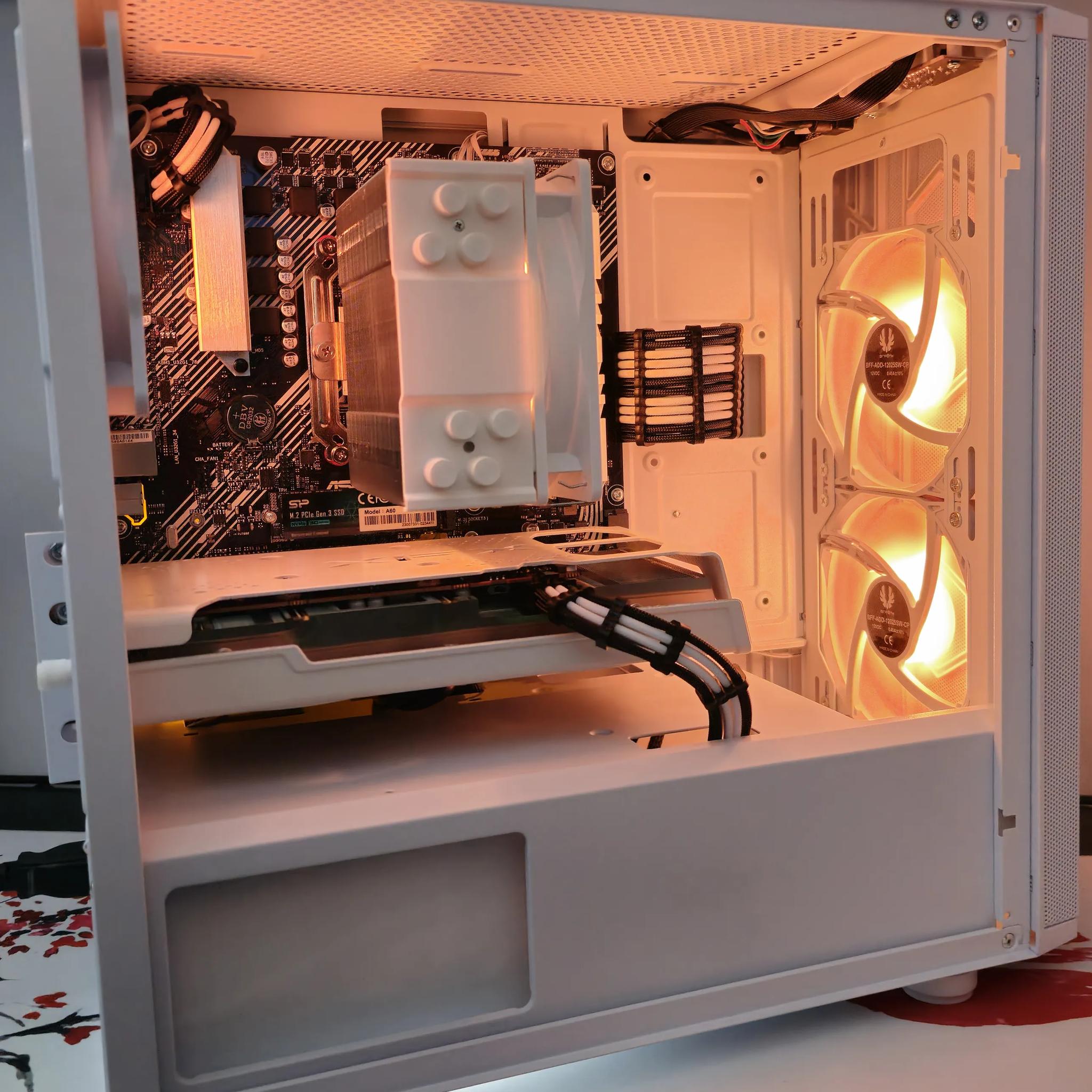 Frosty mini Mesh PC Ryzen 5 5600x / 16GB DDR4 / 1TB SSD/ RX6600 8GB