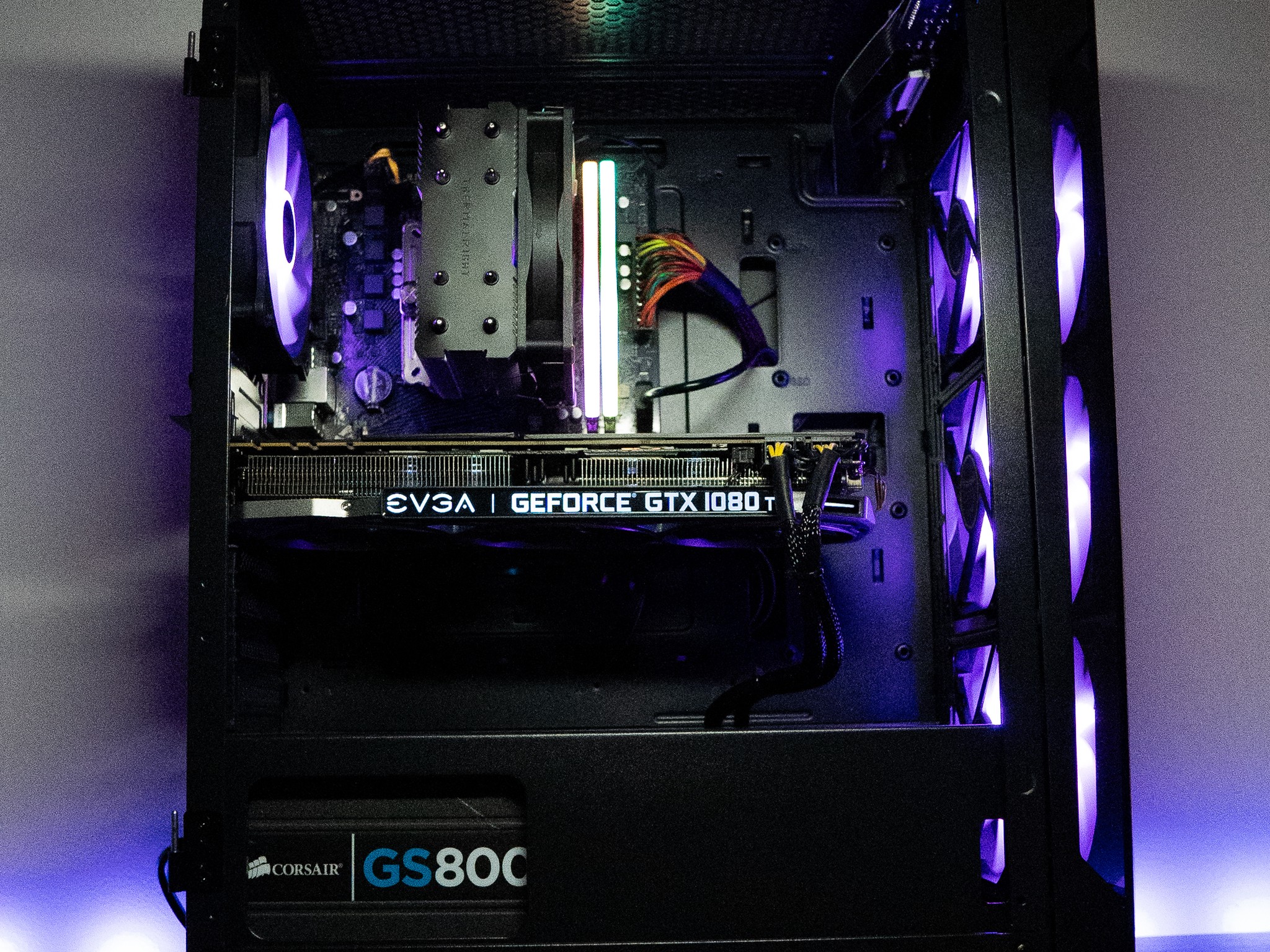 🌃🍬 | EVGA GTX 1080Ti 11GB | RYZEN 5 5600 | 16GB DDR4 RAM | 2TB | Night Candy