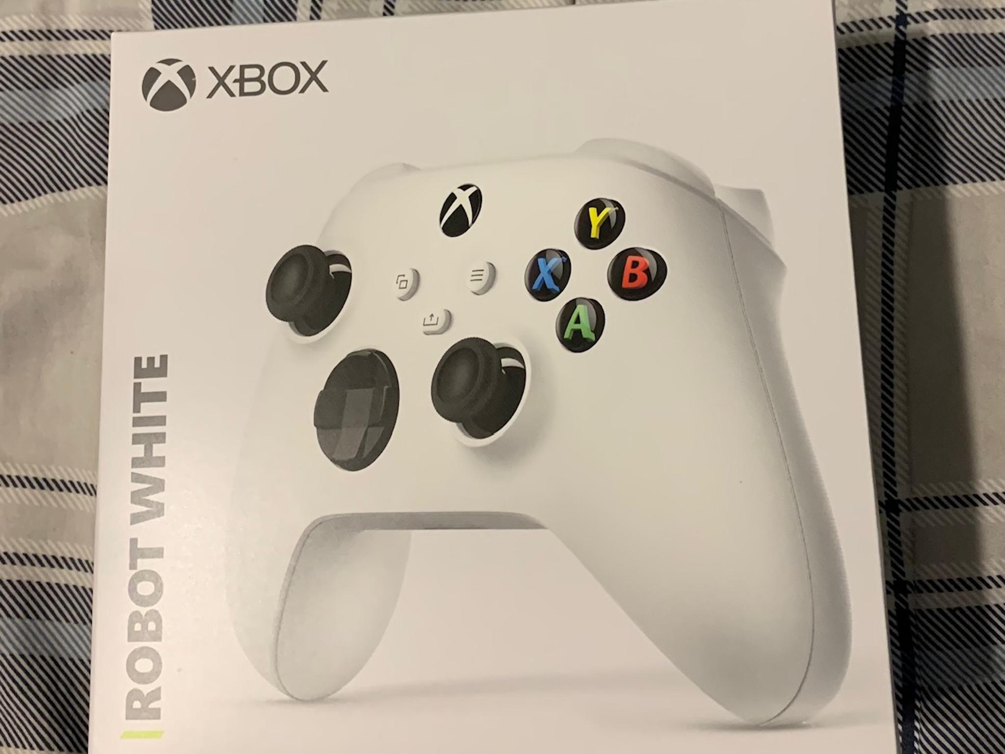 xbox series x/s/one/pc controller in robot white (new and sealed)