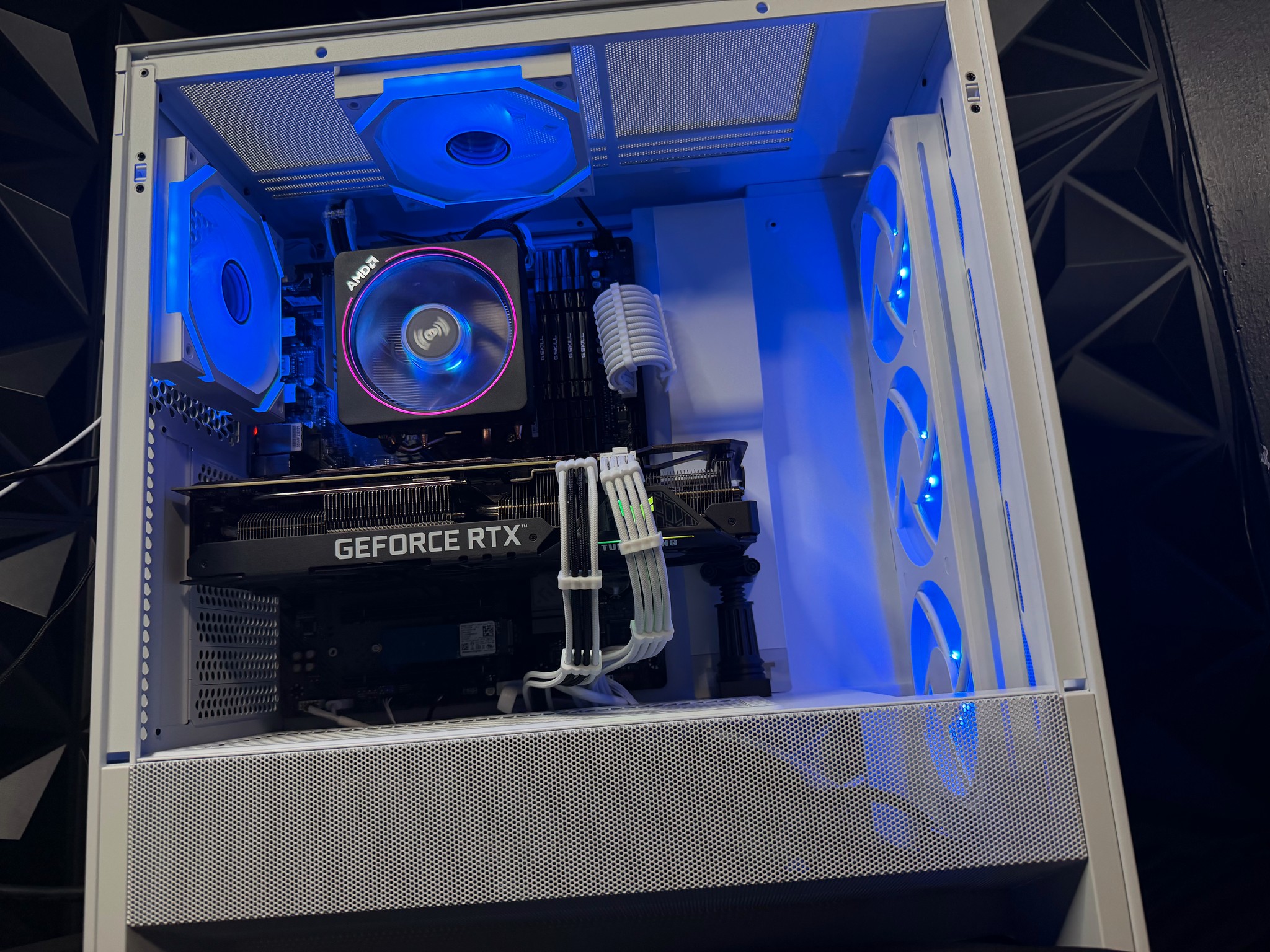 ⚪⚫🔥 YIN YANG BANG 🔥⚫⚪Ryzen 7 5800XT| RTX 3080 | 32 GB DDR4| 1.25 TB NVMe| 850W PSU