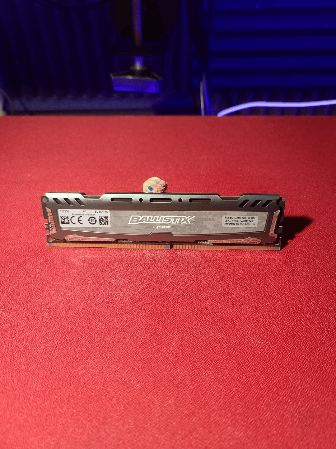 1x Crucial Ballistix Sport 8GB DDR4 2400MHz 