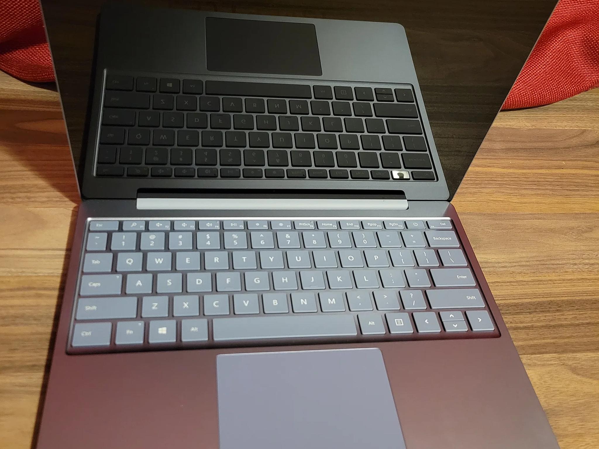 Microsoft Surface Laptop Go 3 - intel i5 12th gen. - 256gb ssd - 12.4" touch screen