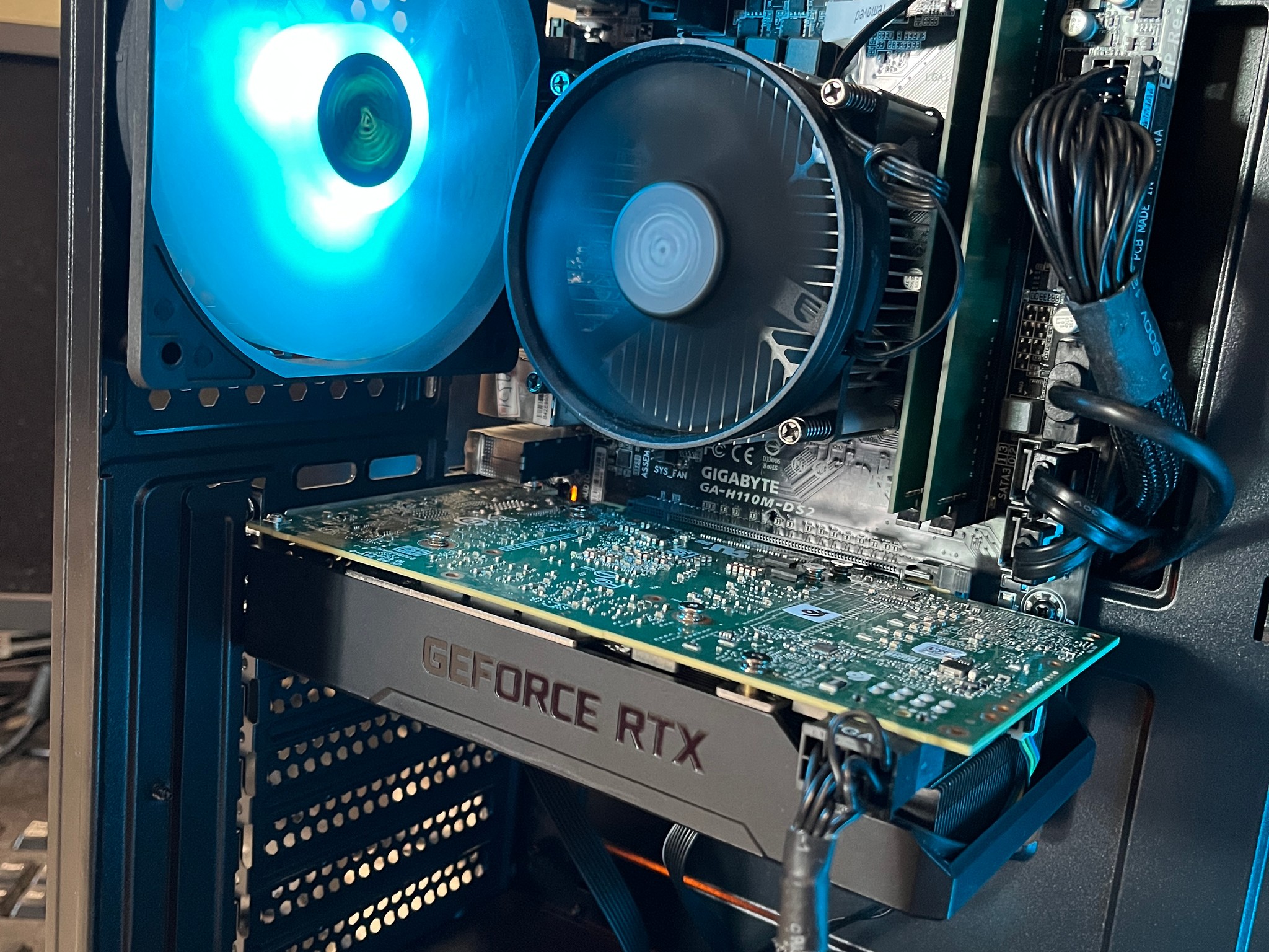 🖥️🔥NVIDIA RTX 2060 Super, Intel i5-7500, 16GB RAM, 870 GB Storage, High Performance RGB Gaming PC