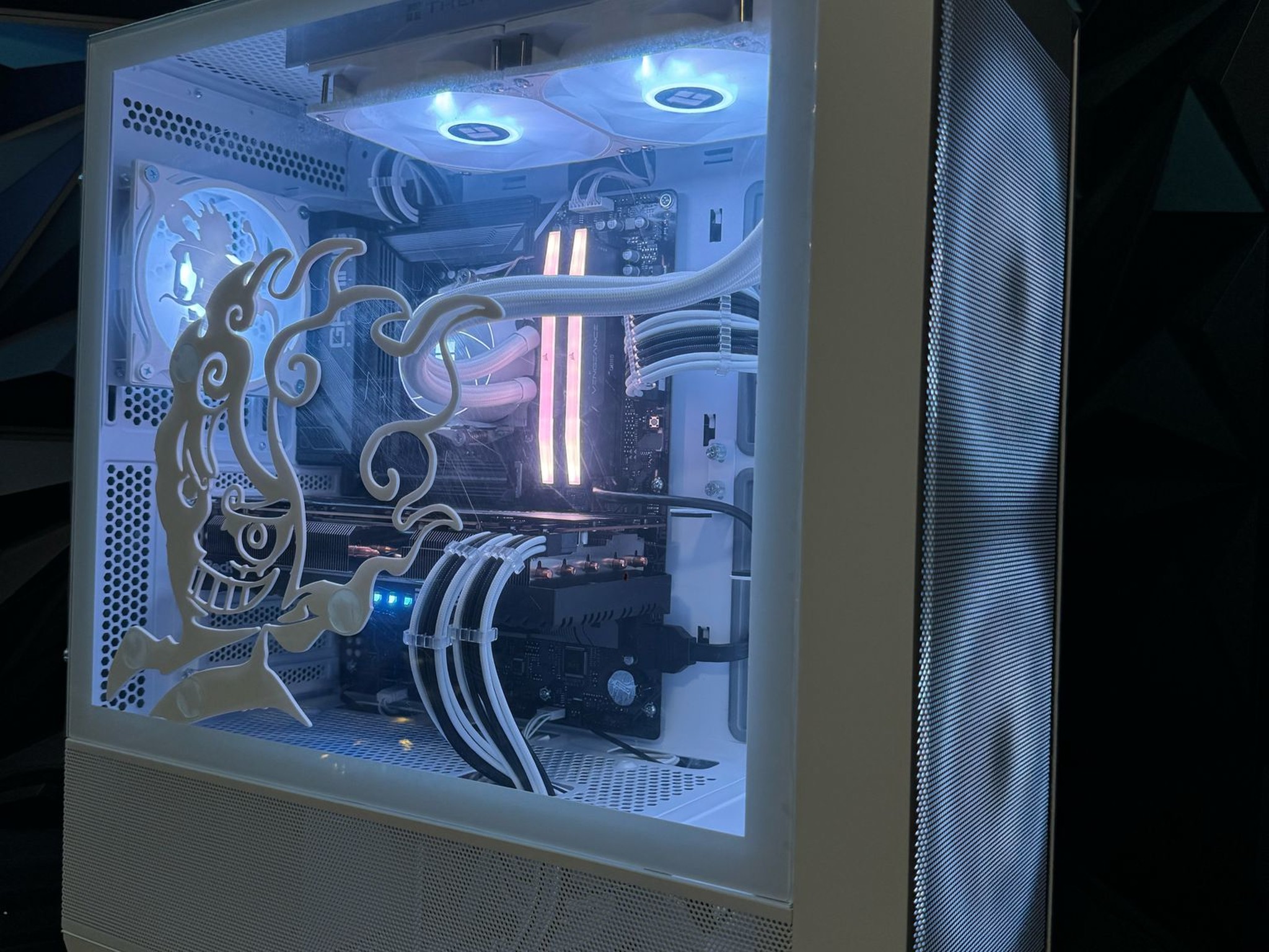 🏴‍☠️Luffy Gear 77 🏴‍☠️ Ryzen 7 7700X | RX 7800XT|32 GB DDR5| 1.5 TB NVMe|