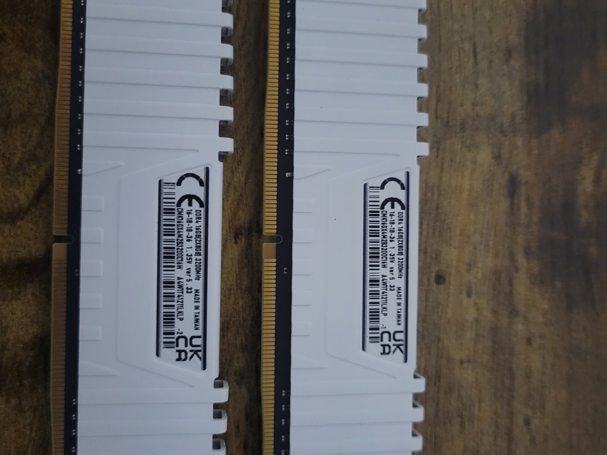 16GB Cosair Vengeance LPX 3200mhz