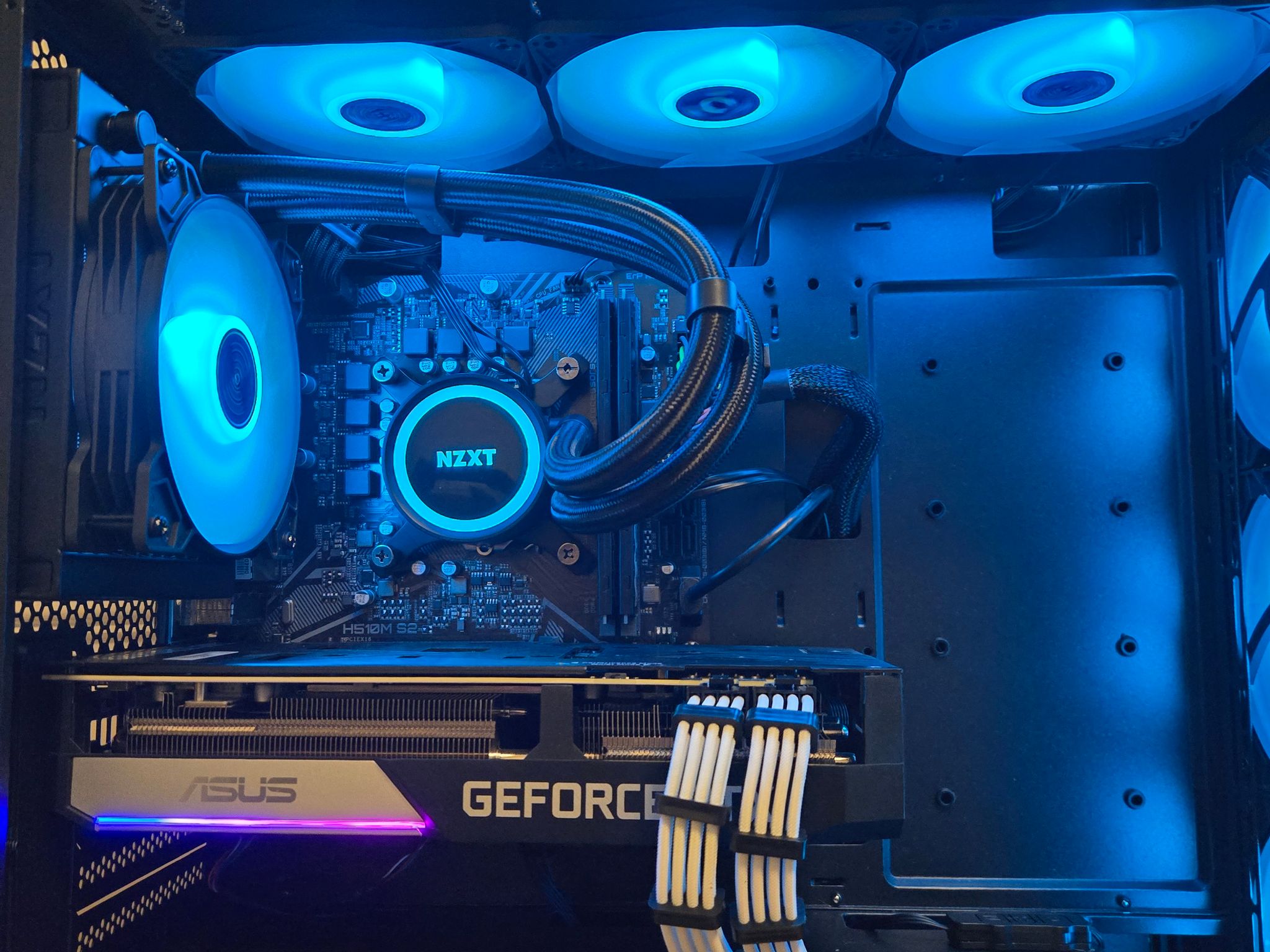 RTX 3070 | i7 11700F | 16gb DDR4 | 1.2tb Storage