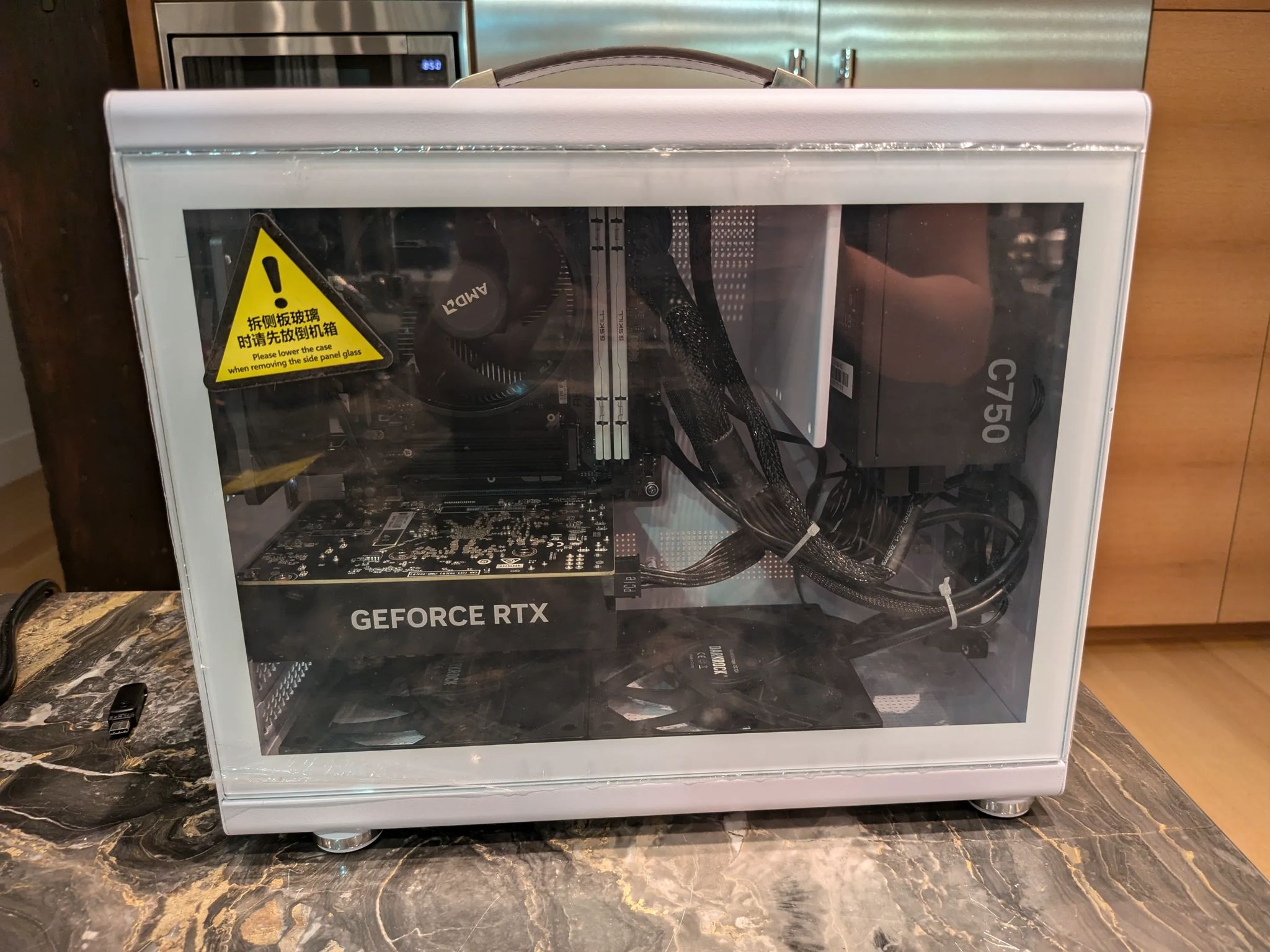 Small Gaming PC, AMD Ryzen 5 7600, Nvidia RTX 4060, 32 GB RAM, 2 TB SSD