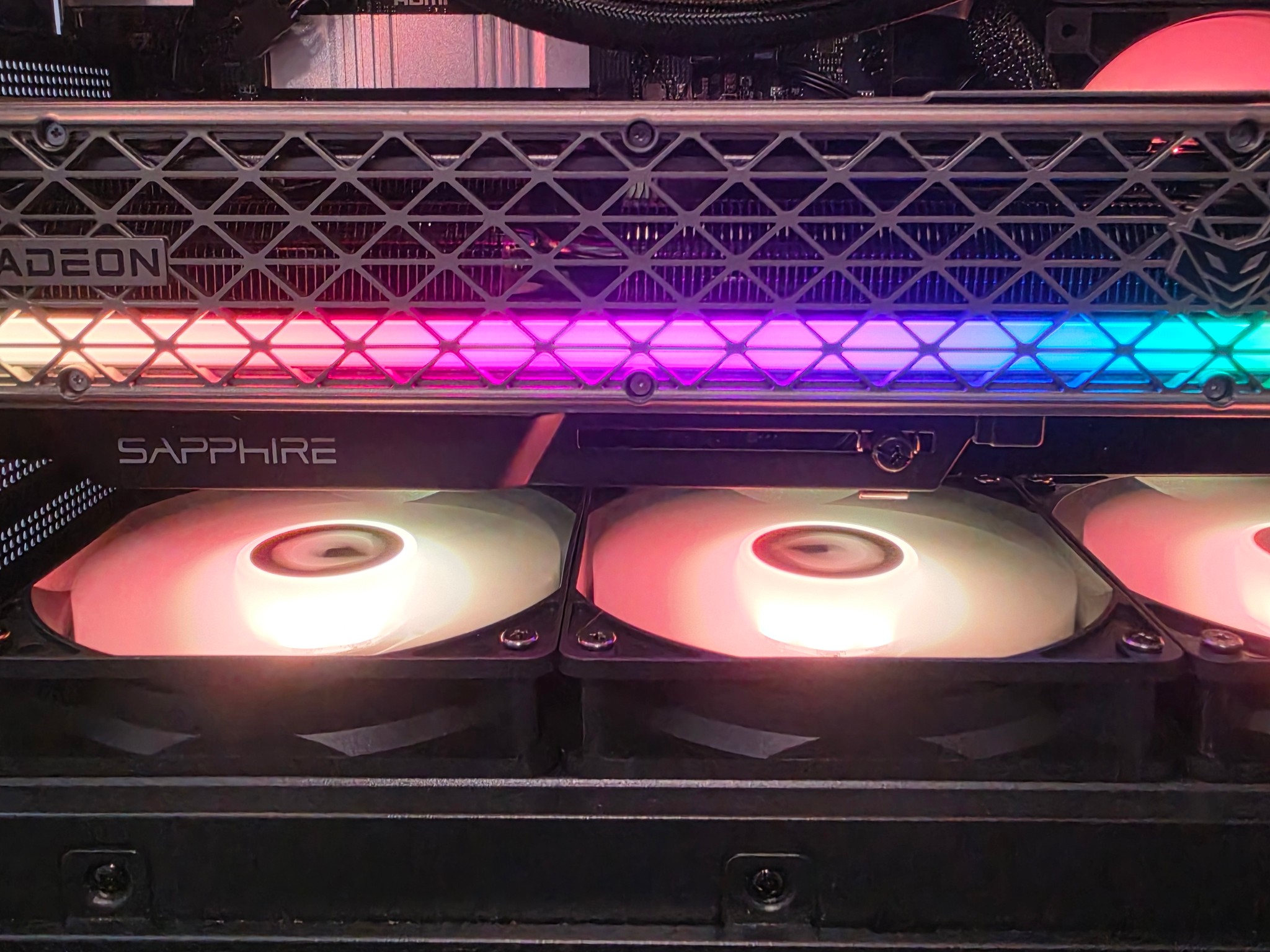 RX 9070 XT-Ryzen 9 9900x-32 GB DDR5 6000-2 TB SSD Beast Gaming PC