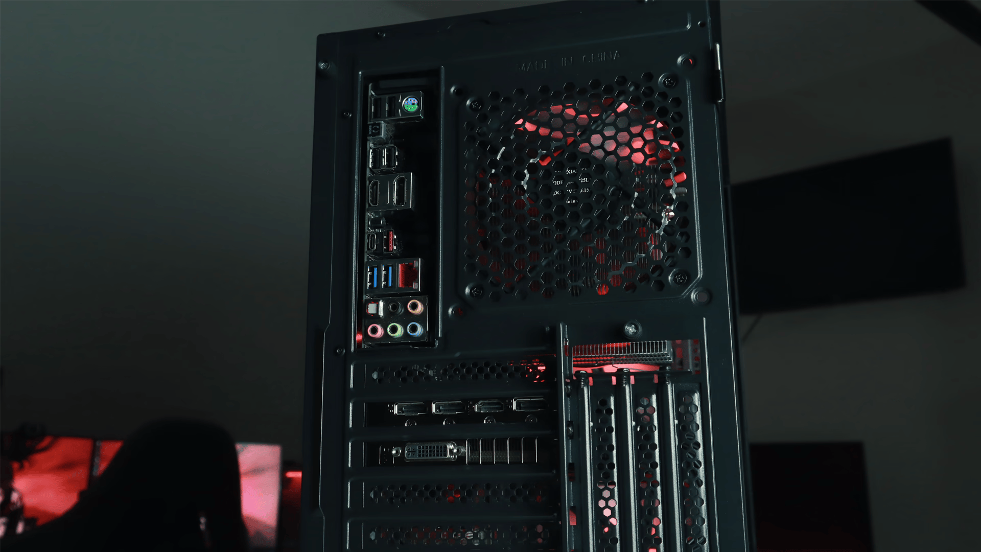 embr | i7 6700/GTX 980 RGB Gaming PC 
