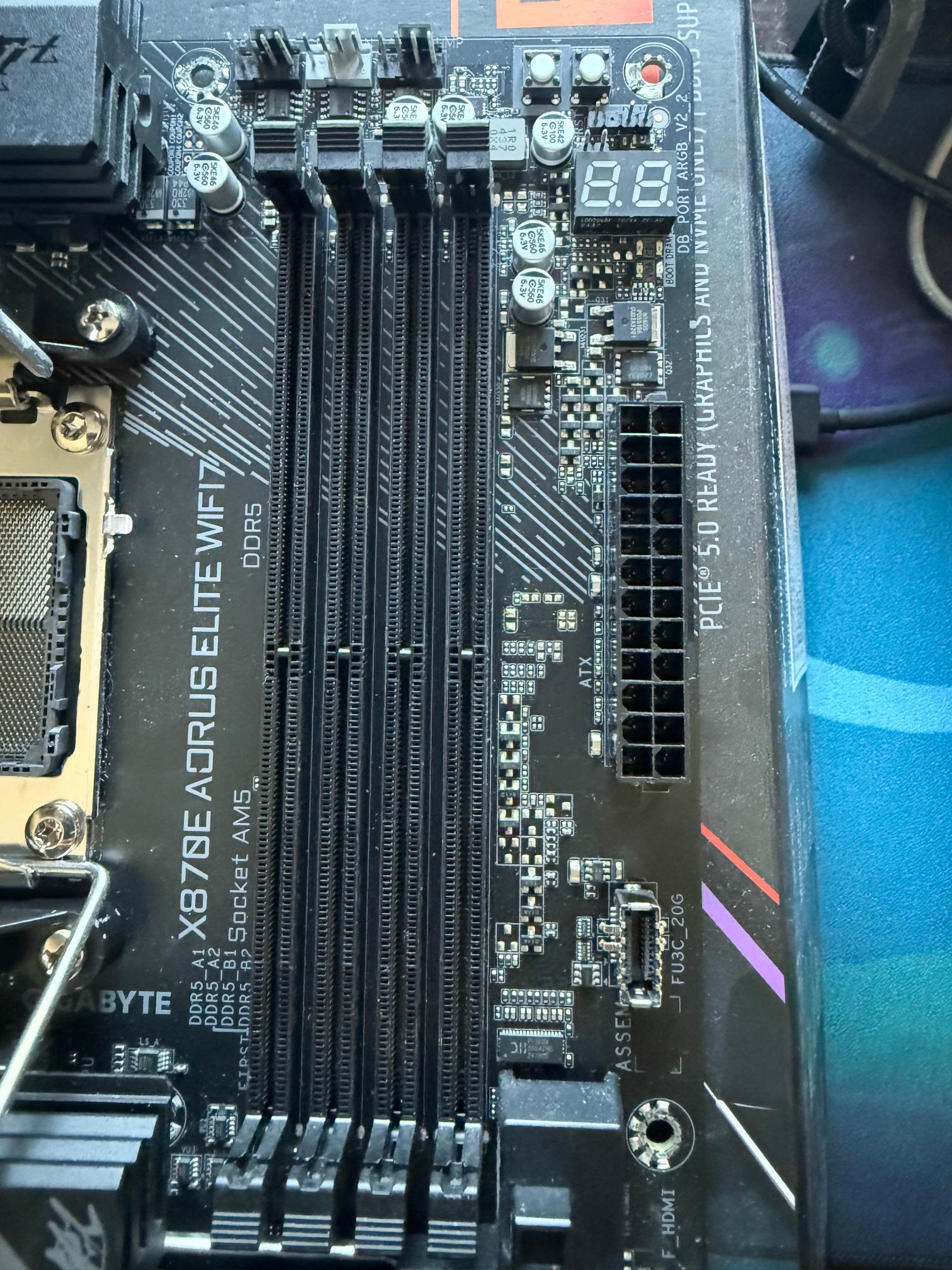 X870E AORUS Elite WIFI7 AMD AM5 LGA 1718 DDR5, 4X M.2, PCIe 5.0 ***FAST SHIPPING***