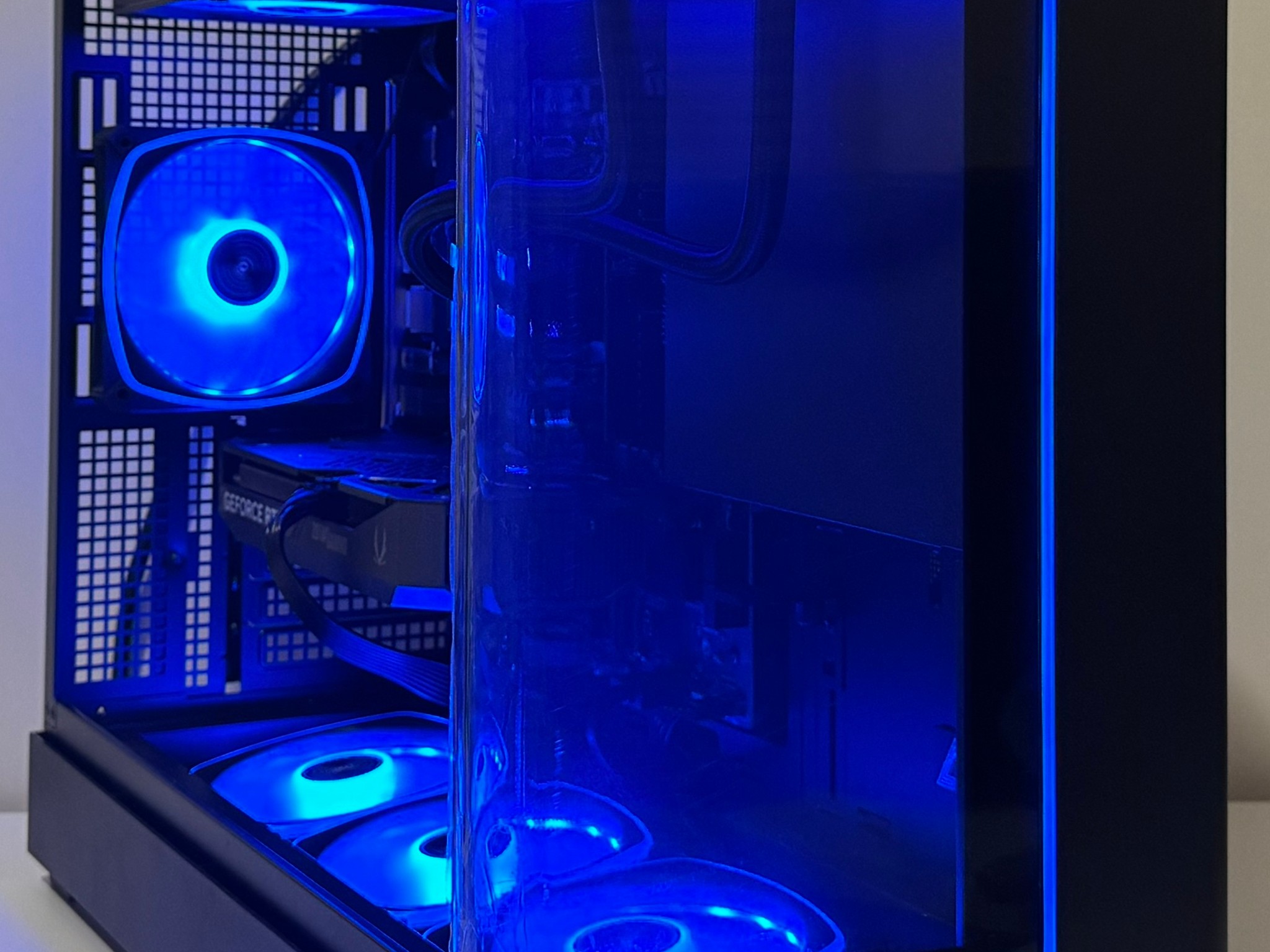 AMD X3D Ryzen 7 7700X3D 32GB DDR5 RAM GeForce RTX 5060 Ti 1TB Gen5 NVMe SSD 850W Gold Gaming PC
