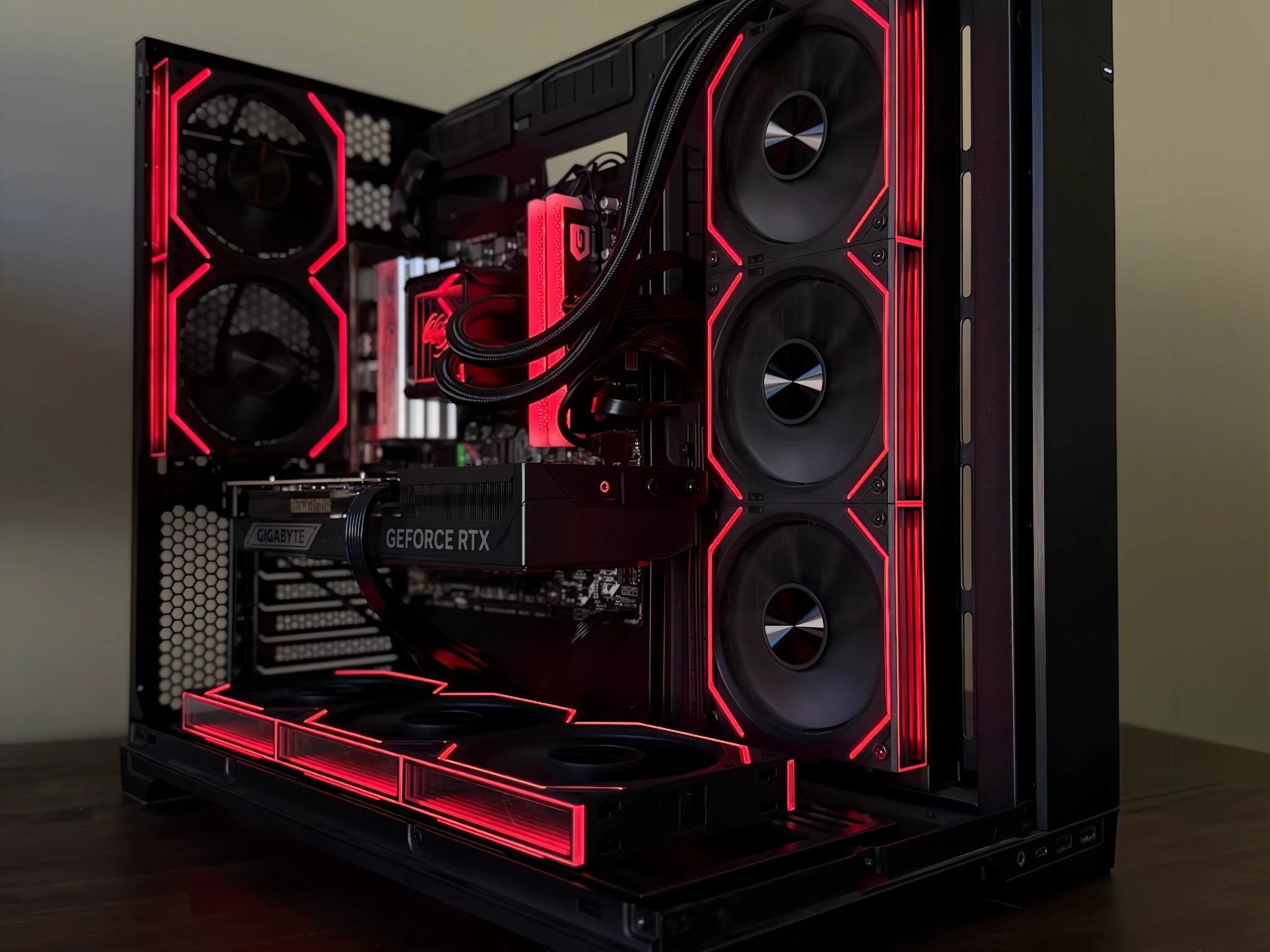 GeForce RTX 5070 Ti Custom Gaming PC - Ryzen 7 9800X3D, 32GB RAM, 1TB NVMe SSD