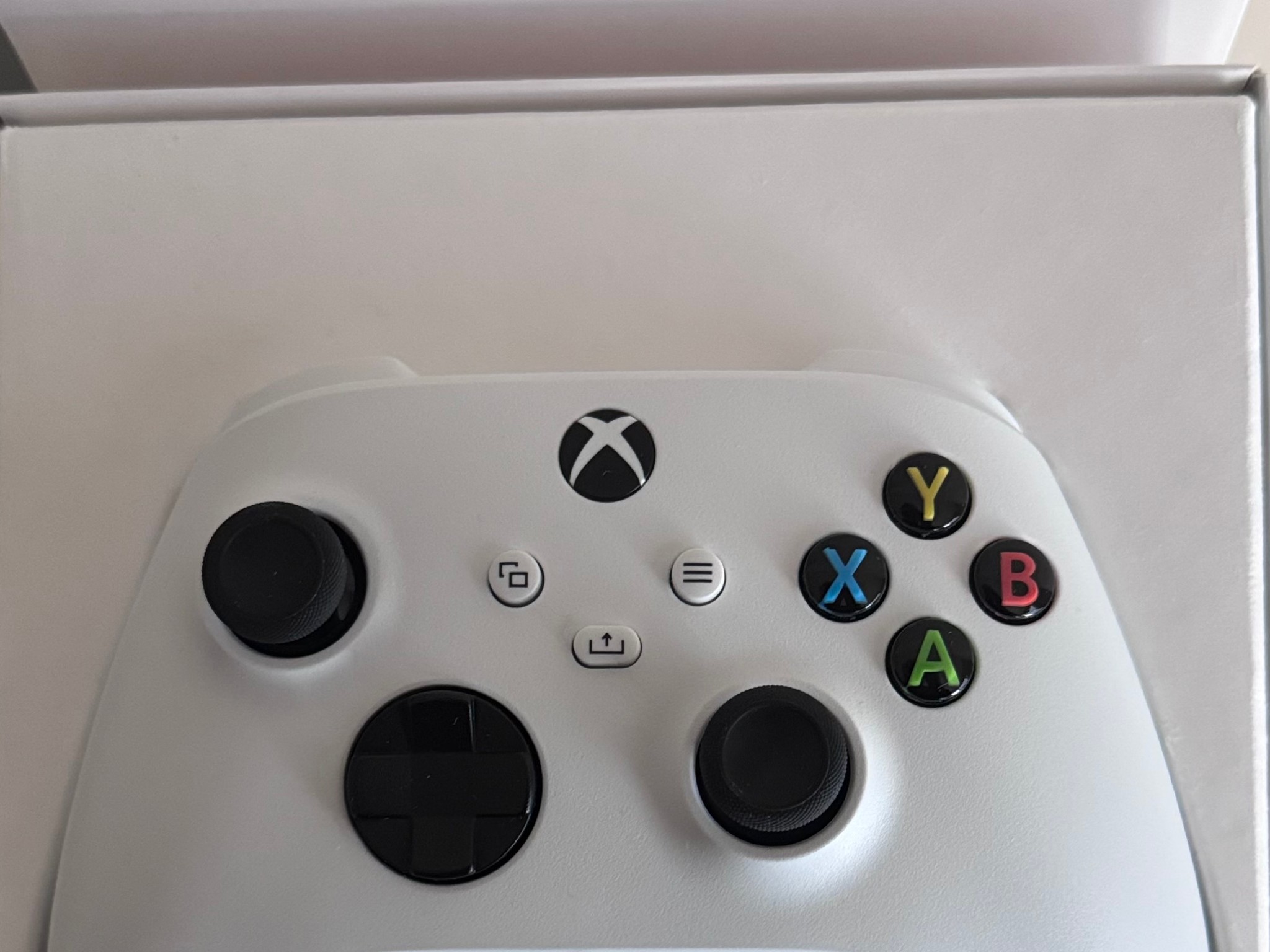 Robot White Xbox One Controller