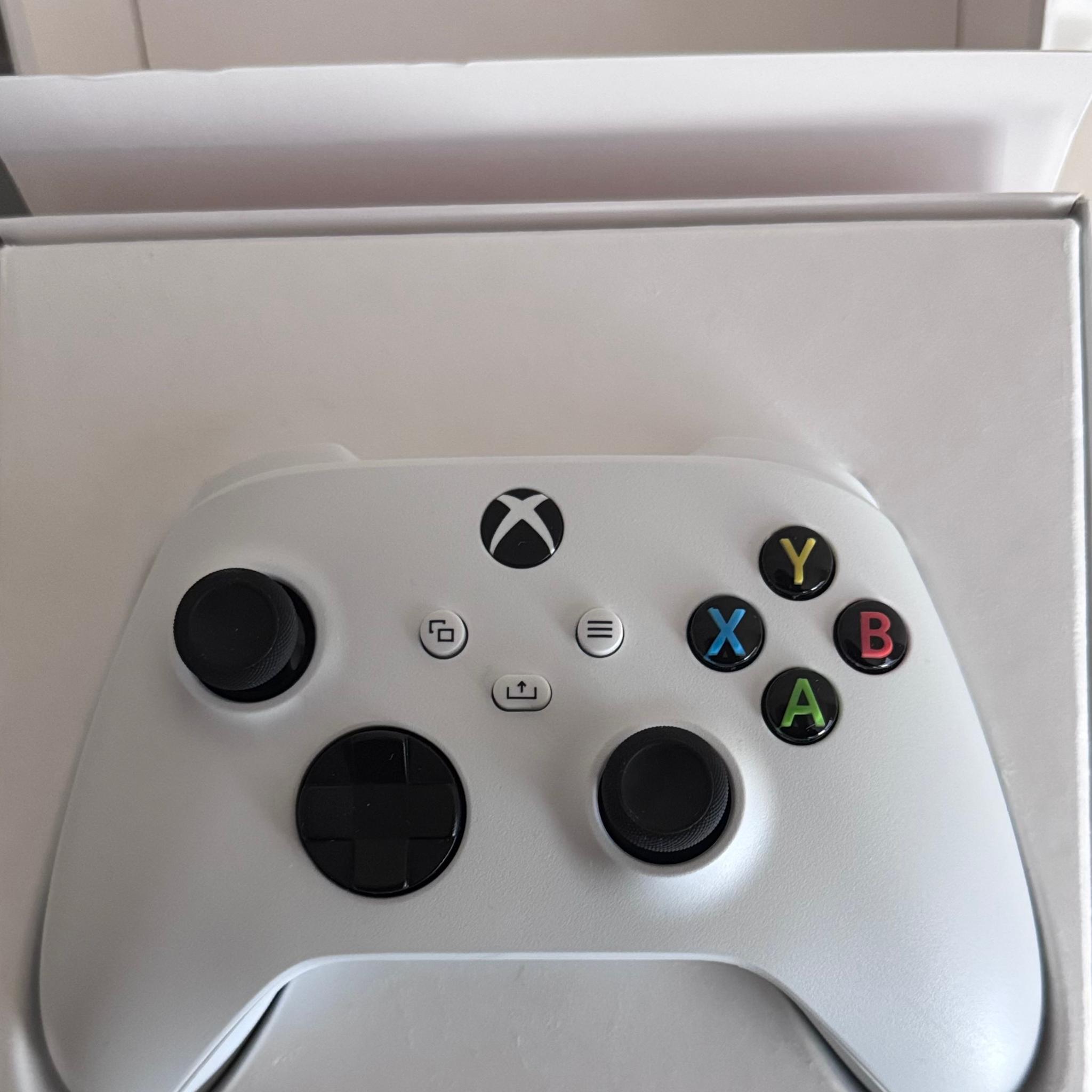Robot White Xbox One Controller