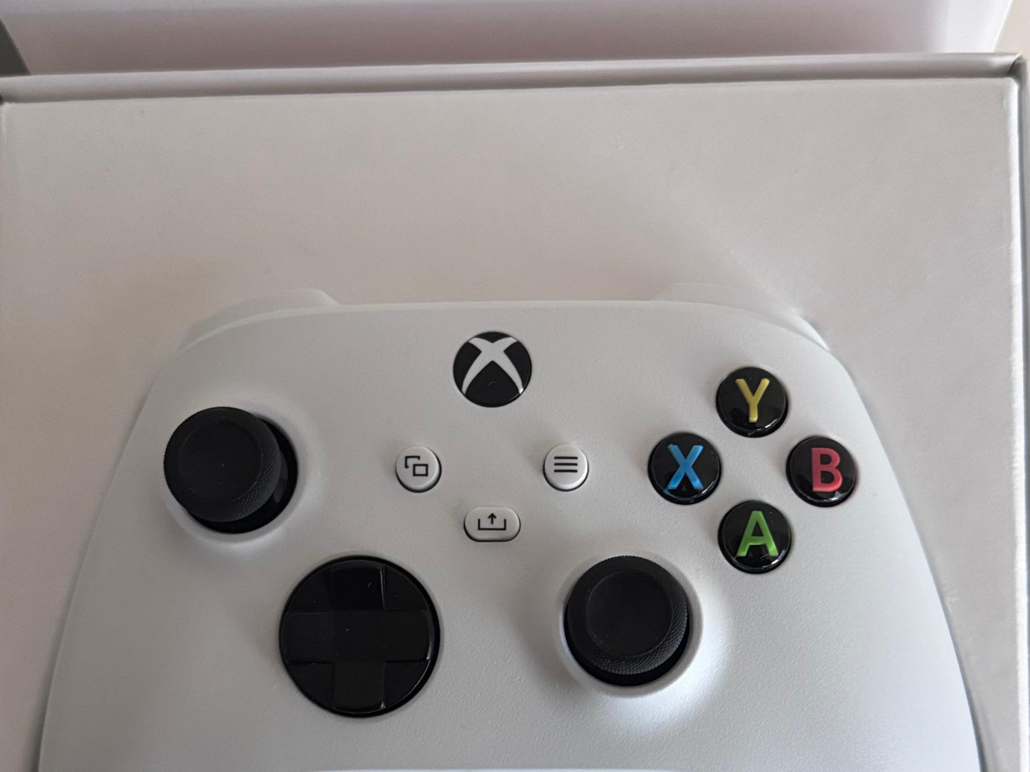 Robot White Xbox One Controller