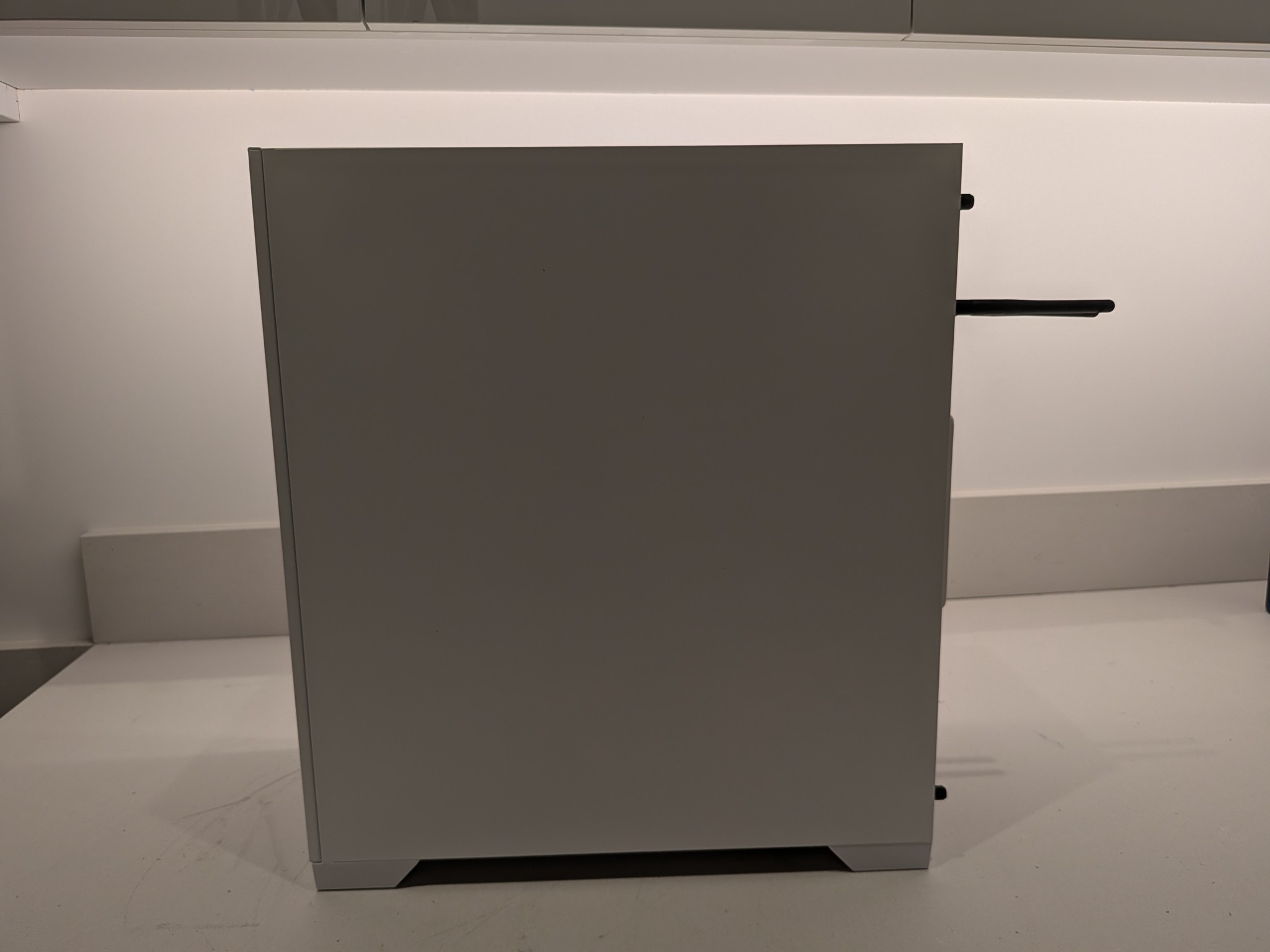 1440p Snow Box - RX 9060 XT 16 GB, Ryzen 5 7500F, 32 GB DDR5, 2 TB Gen 4 NVME, RGB